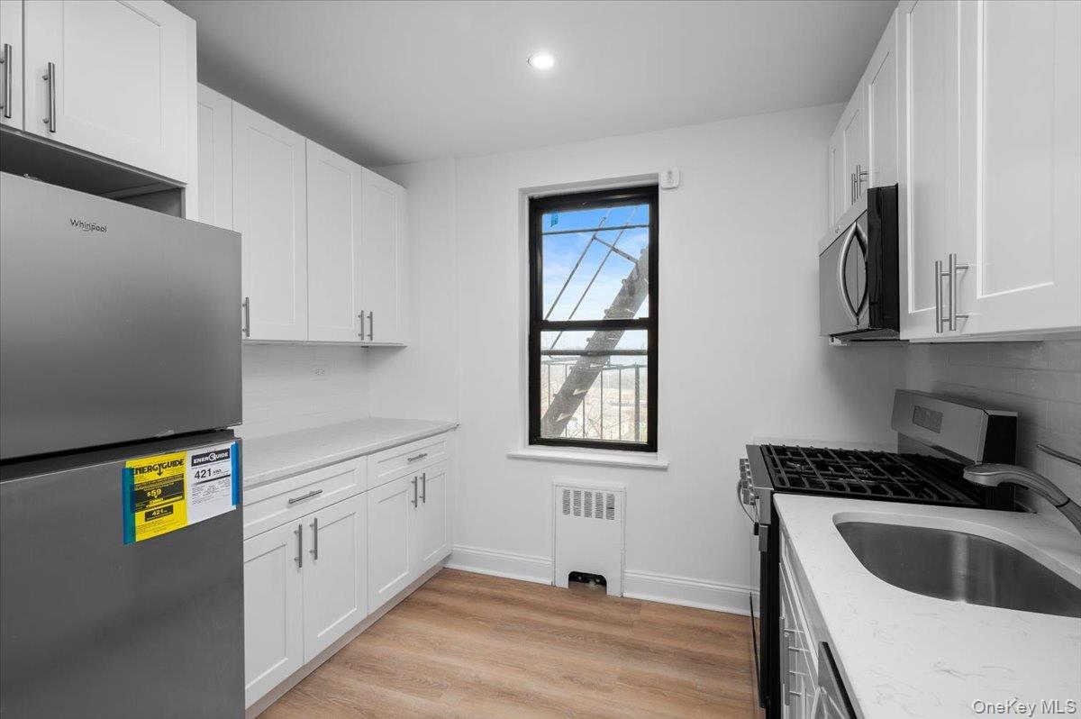 Coop Greystone  Bronx, NY 10463, MLS-980872-4