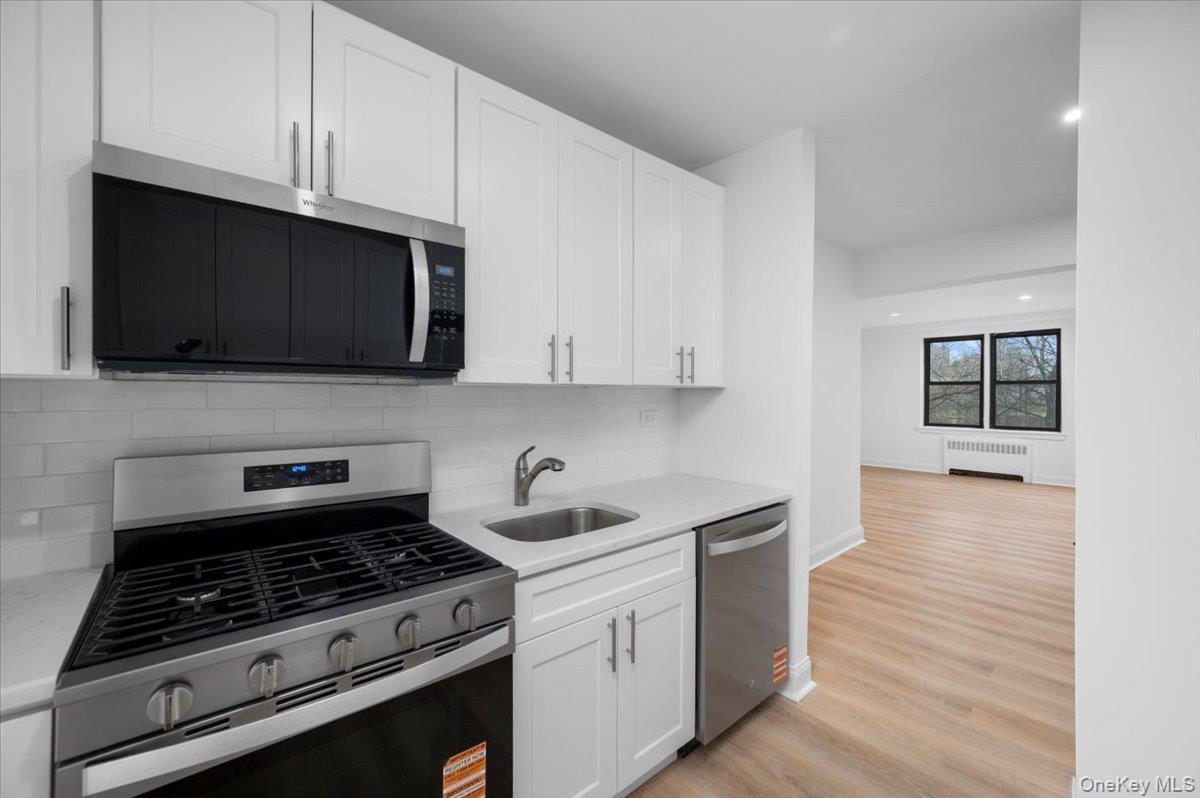 Coop Greystone  Bronx, NY 10463, MLS-980872-5