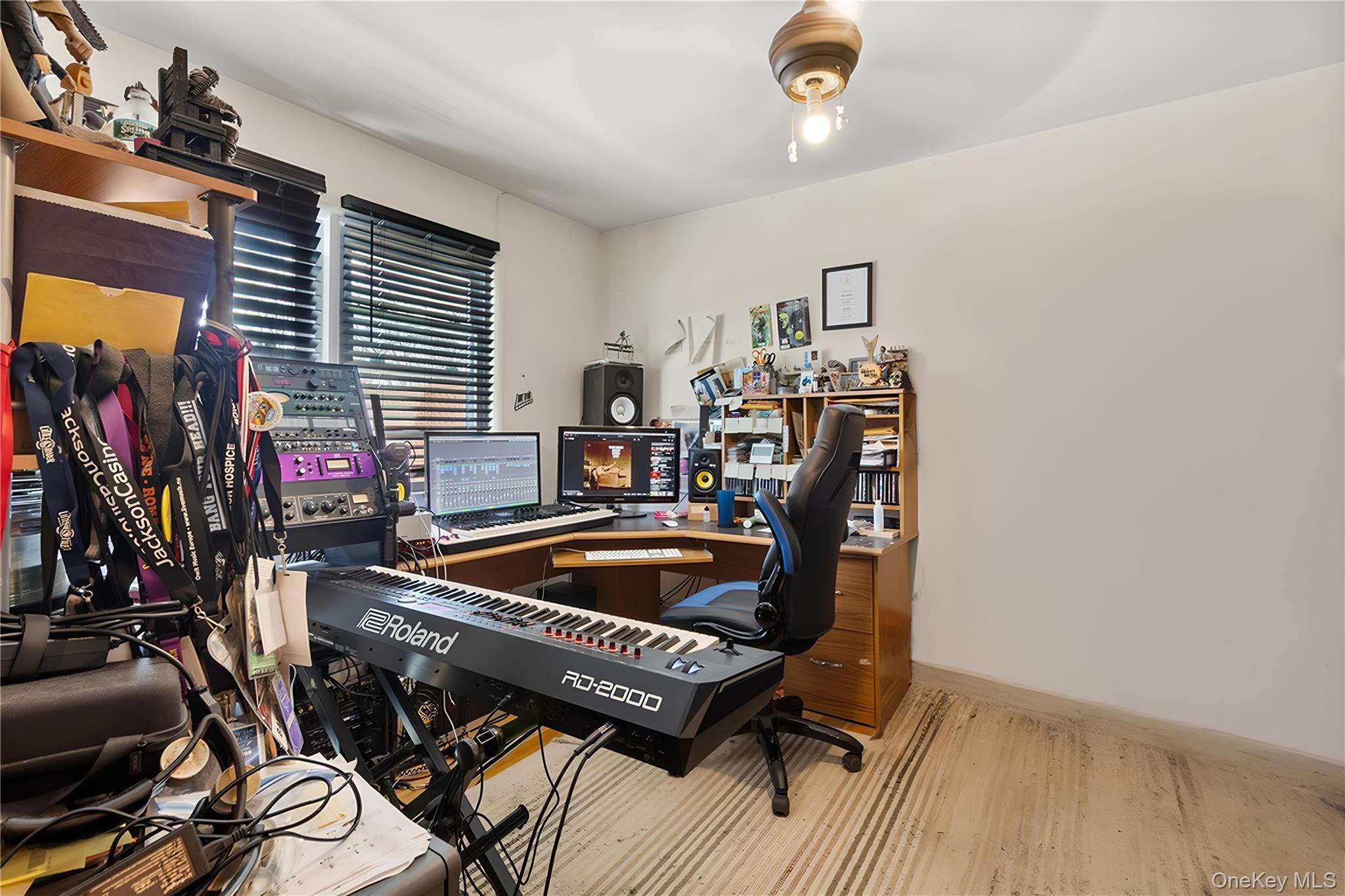 Coop Finch  Suffolk County, NY 11751, MLS-980875-13