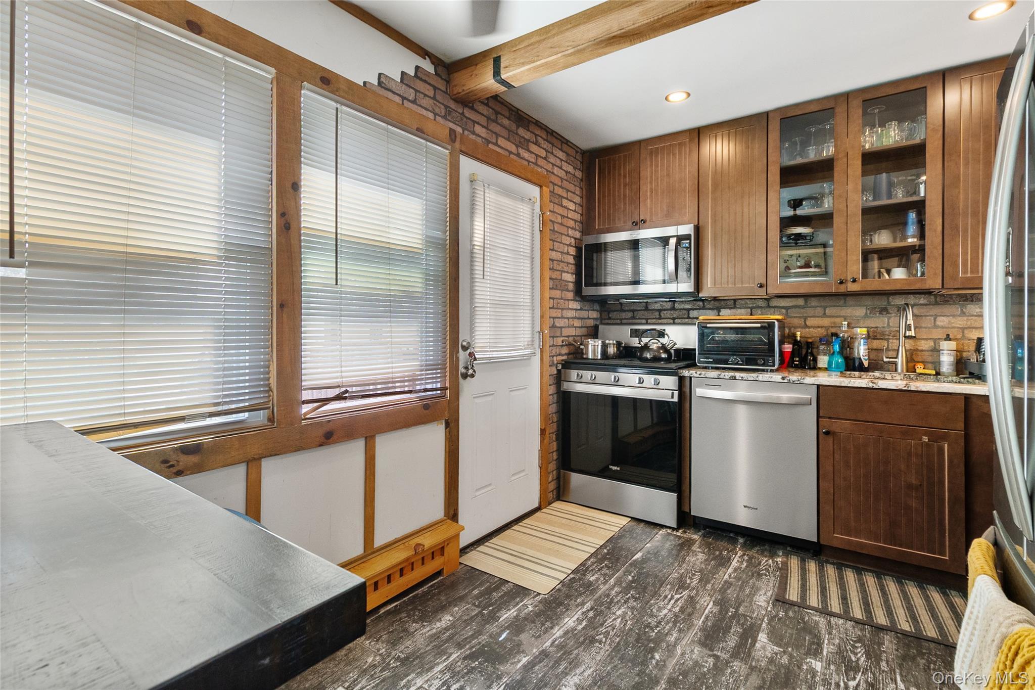 Coop Finch  Suffolk County, NY 11751, MLS-980875-7