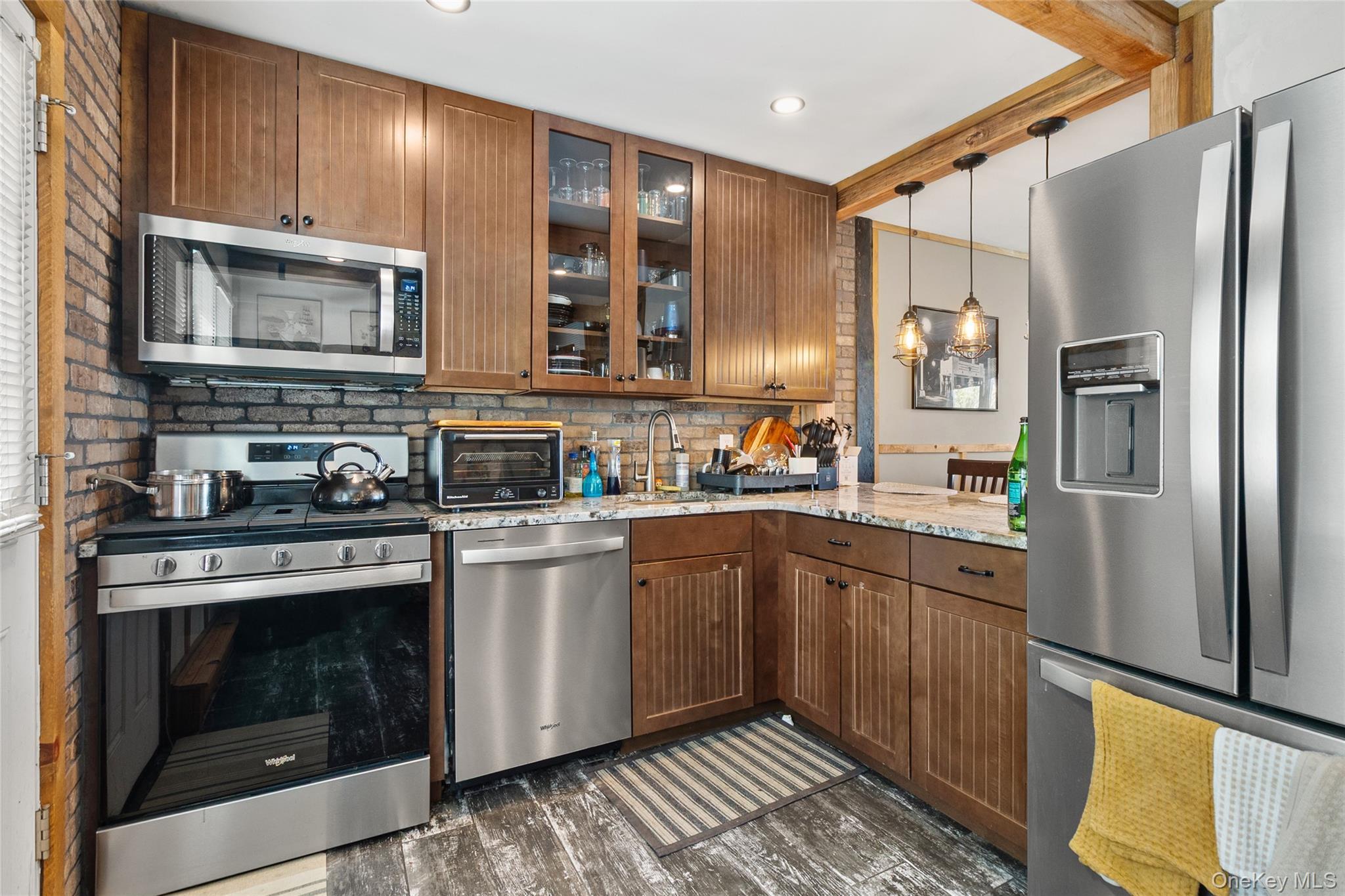 Coop Finch  Suffolk County, NY 11751, MLS-980875-8