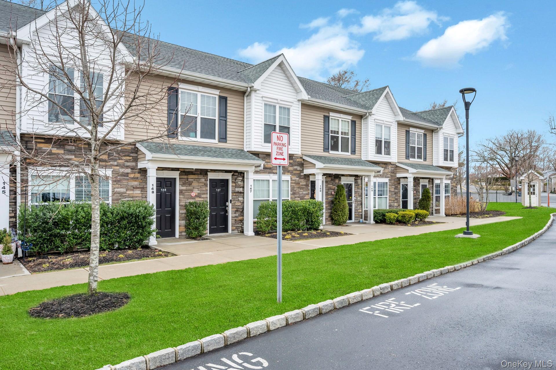 Condo Ashley Suffolk County, NY 11722, MLS-980890-2