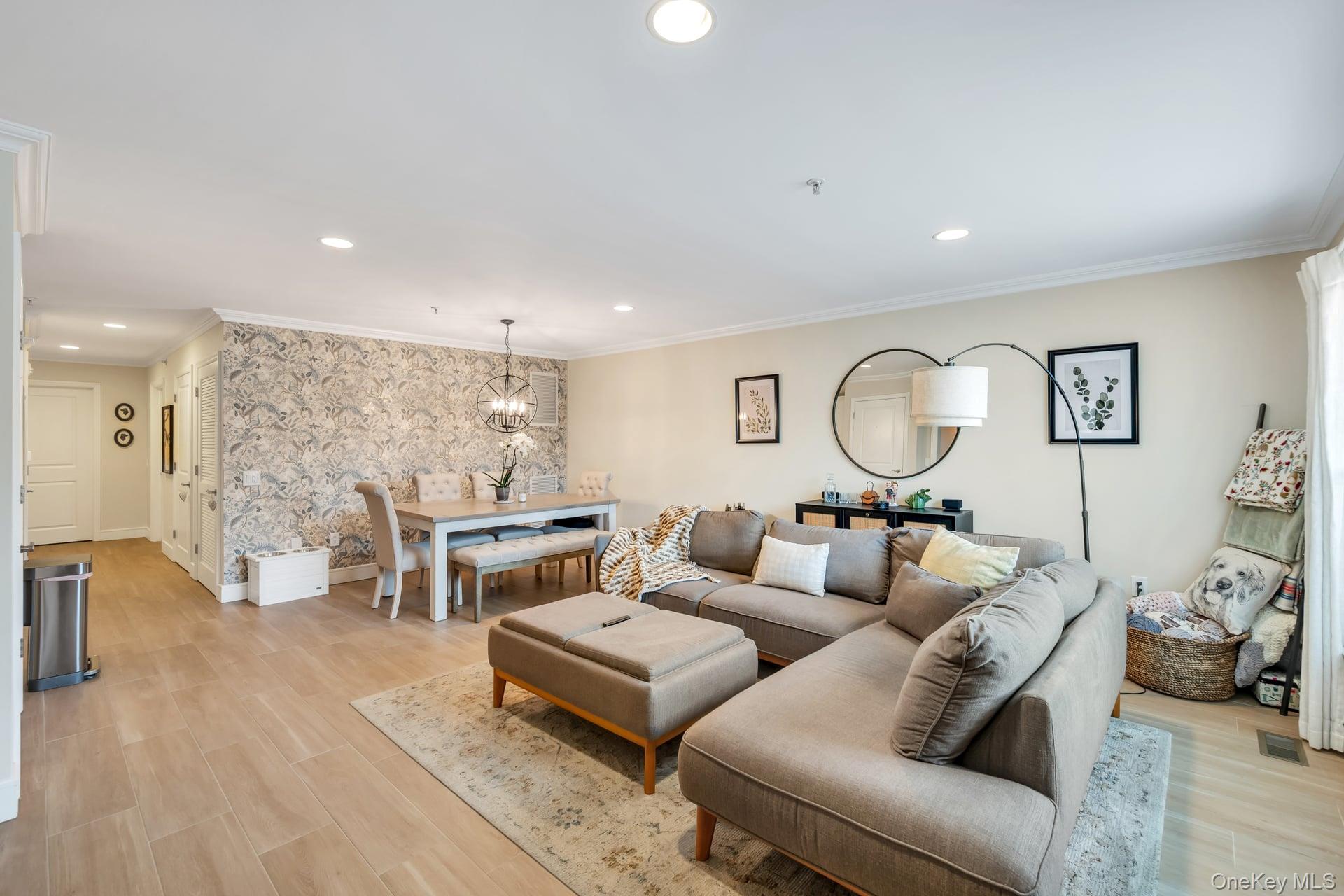 Condo Ashley Suffolk County, NY 11722, MLS-980890-8