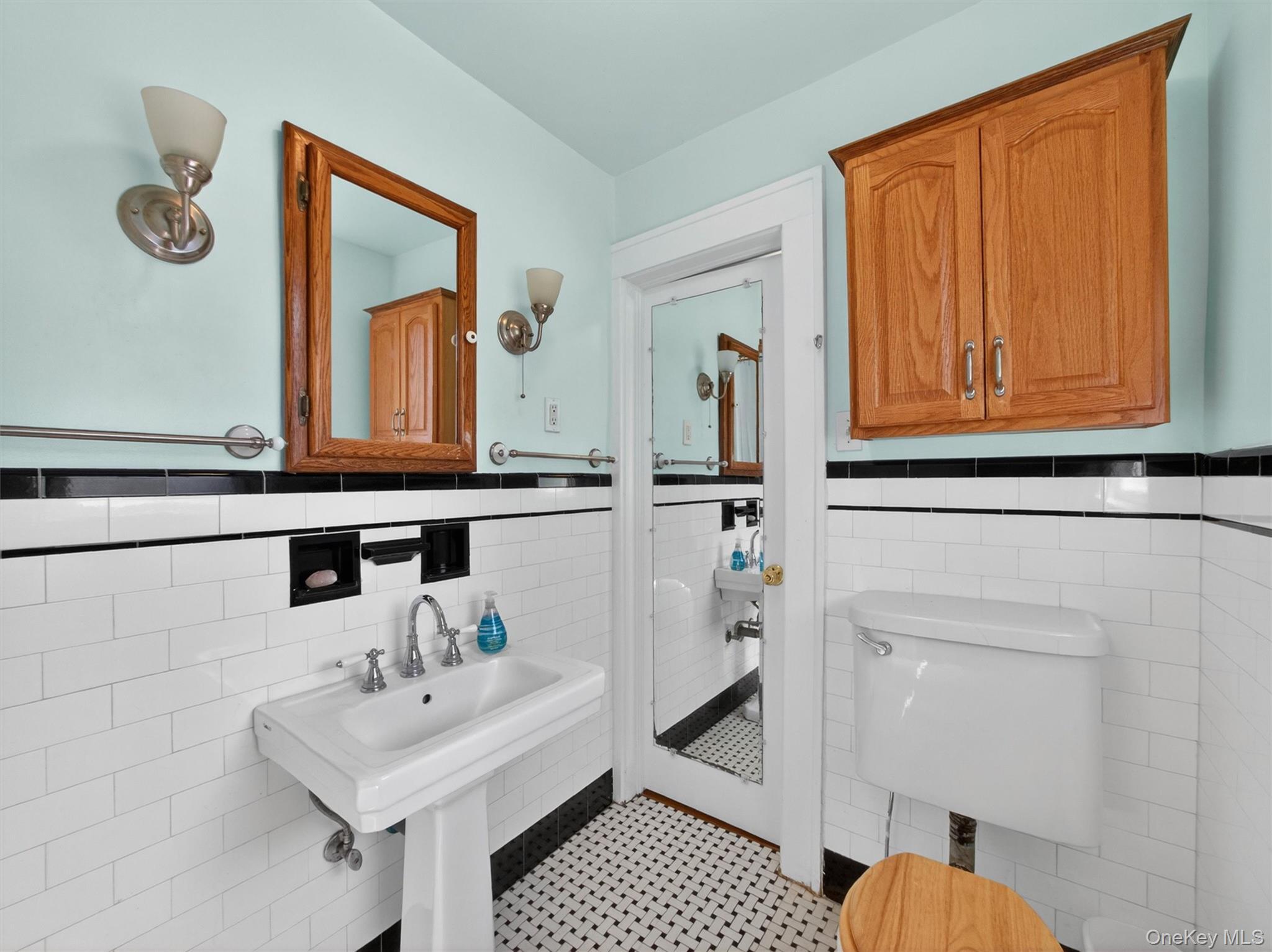 Single Family Summit  Rockland County, NY 10983, MLS-980922-20