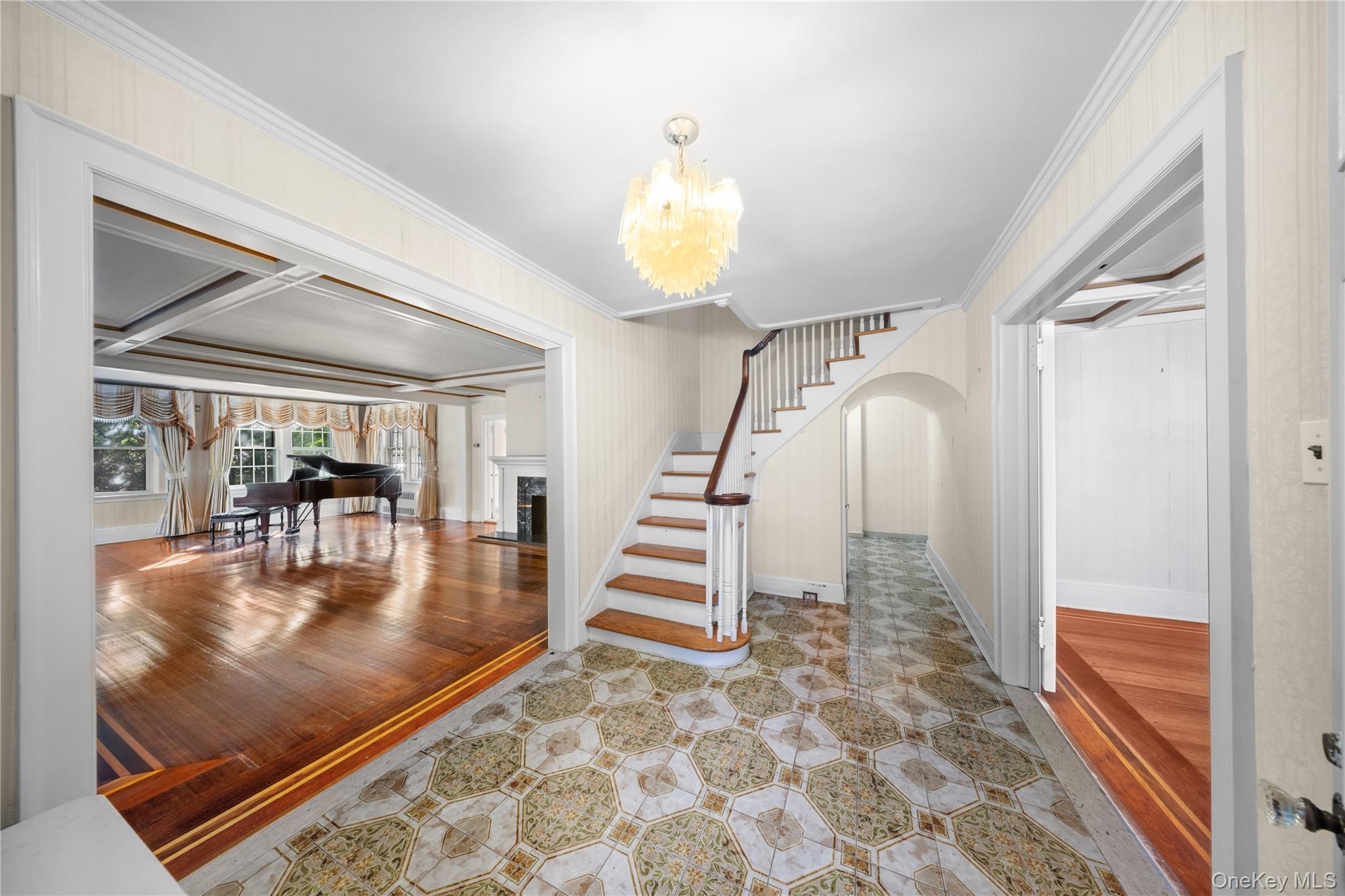 Single Family Dartmouth  Queens, NY 11375, MLS-980926-14