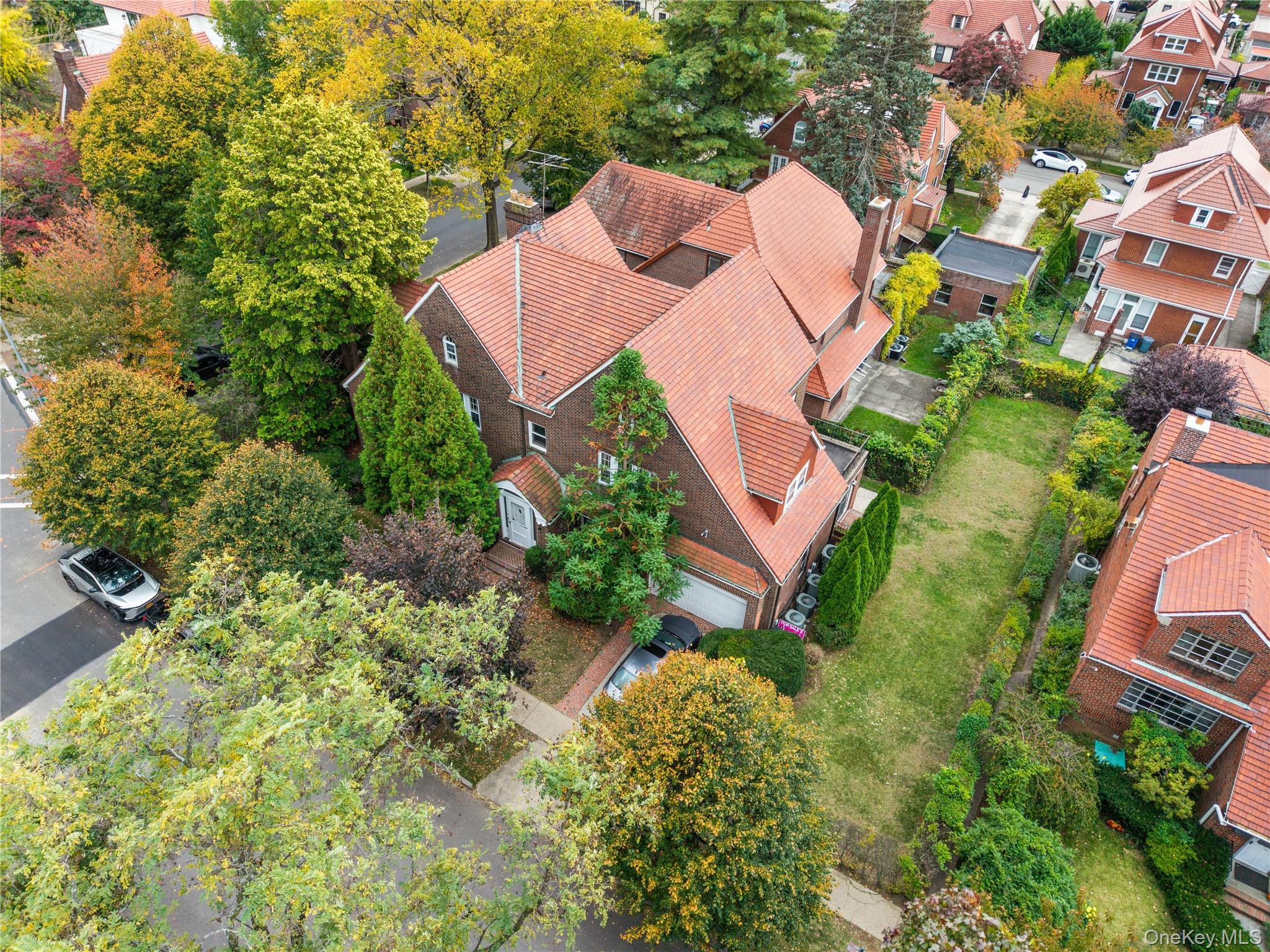 Single Family Dartmouth  Queens, NY 11375, MLS-980926-2
