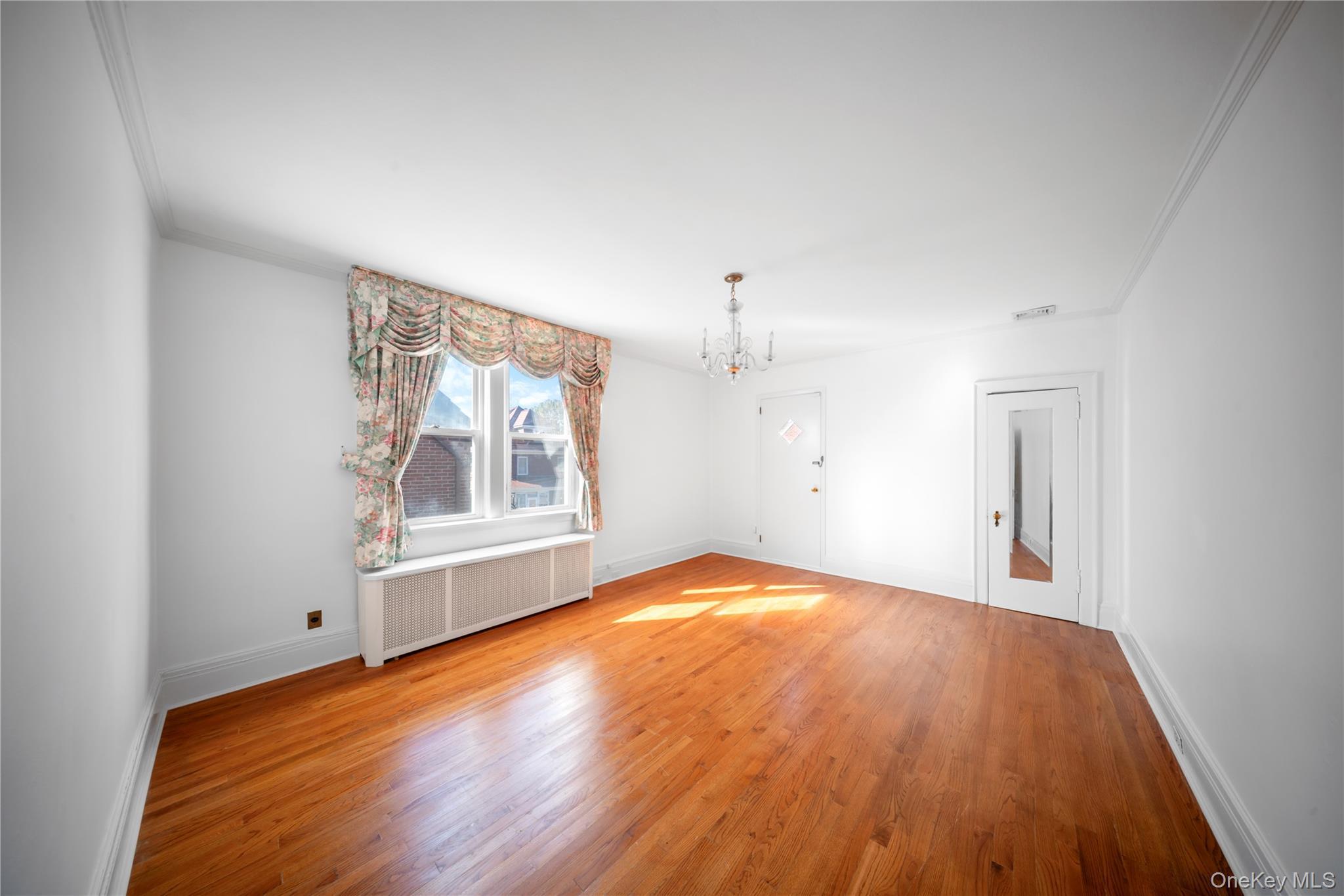 Single Family Dartmouth  Queens, NY 11375, MLS-980926-24