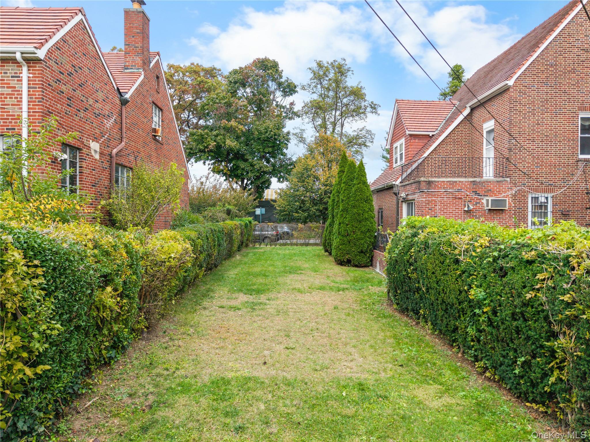 Single Family Dartmouth  Queens, NY 11375, MLS-980926-47
