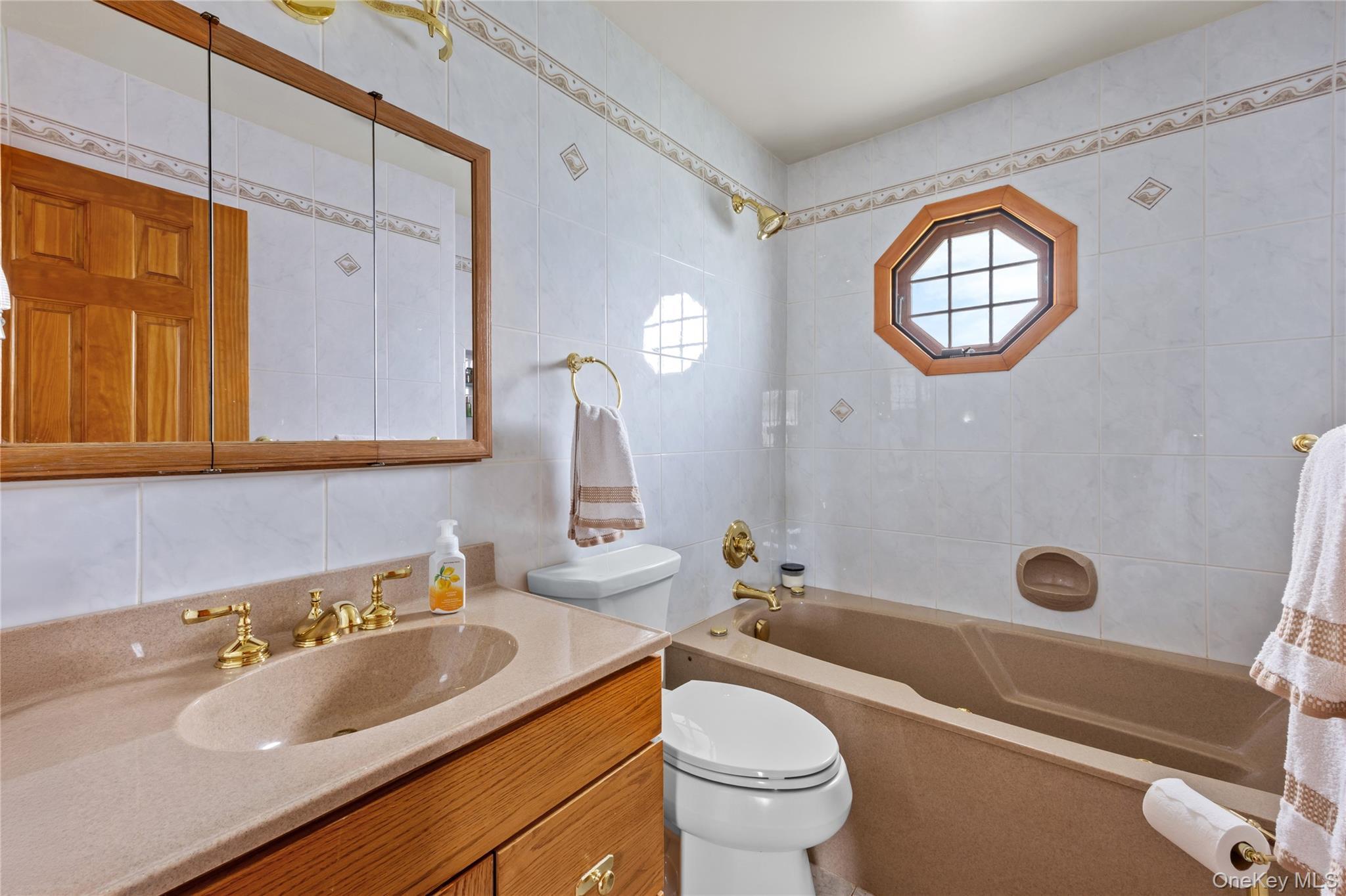 Single Family Westmoylan  Suffolk County, NY 11727, MLS-980929-14