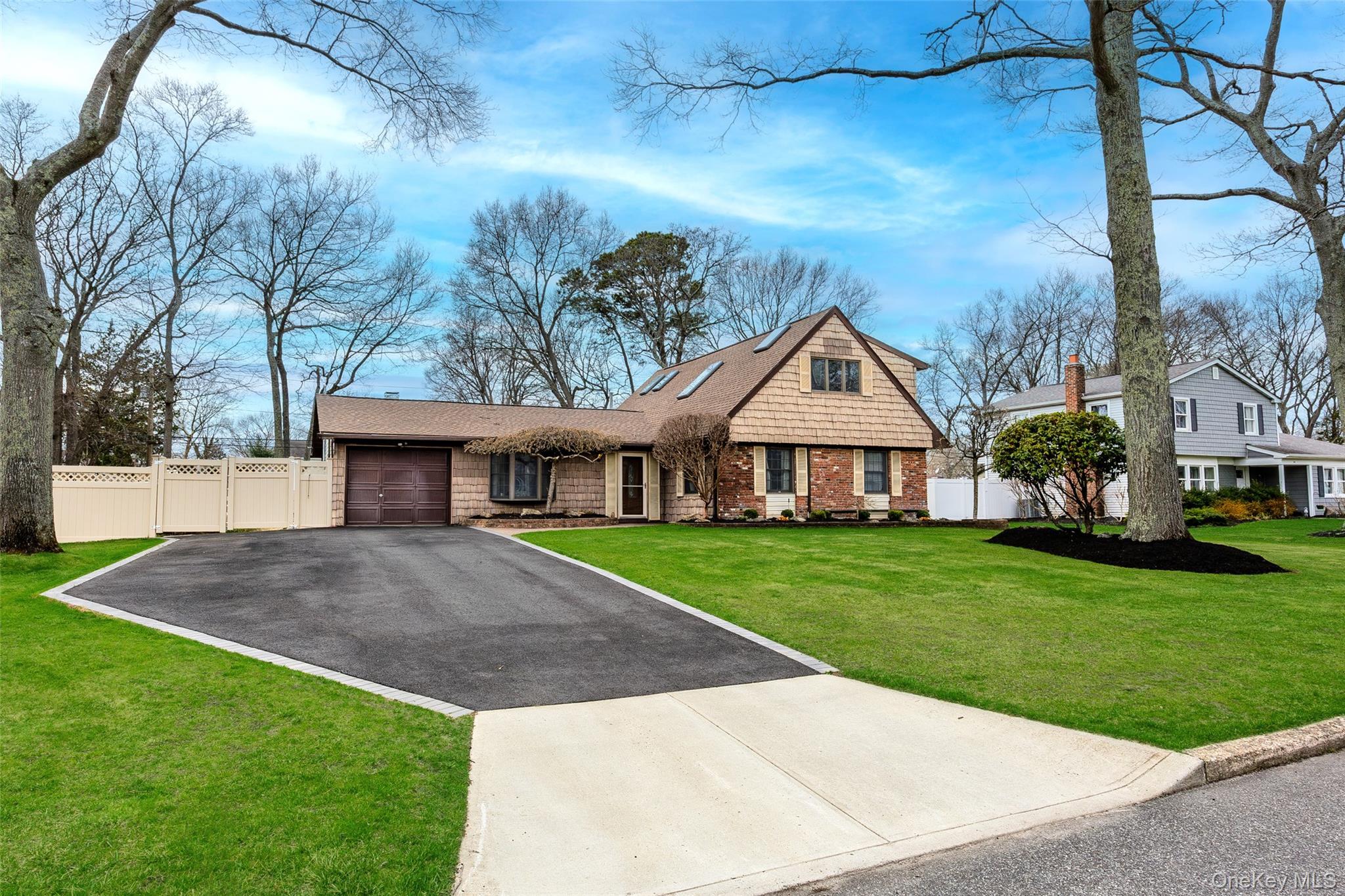 Single Family Westmoylan  Suffolk County, NY 11727, MLS-980929-2
