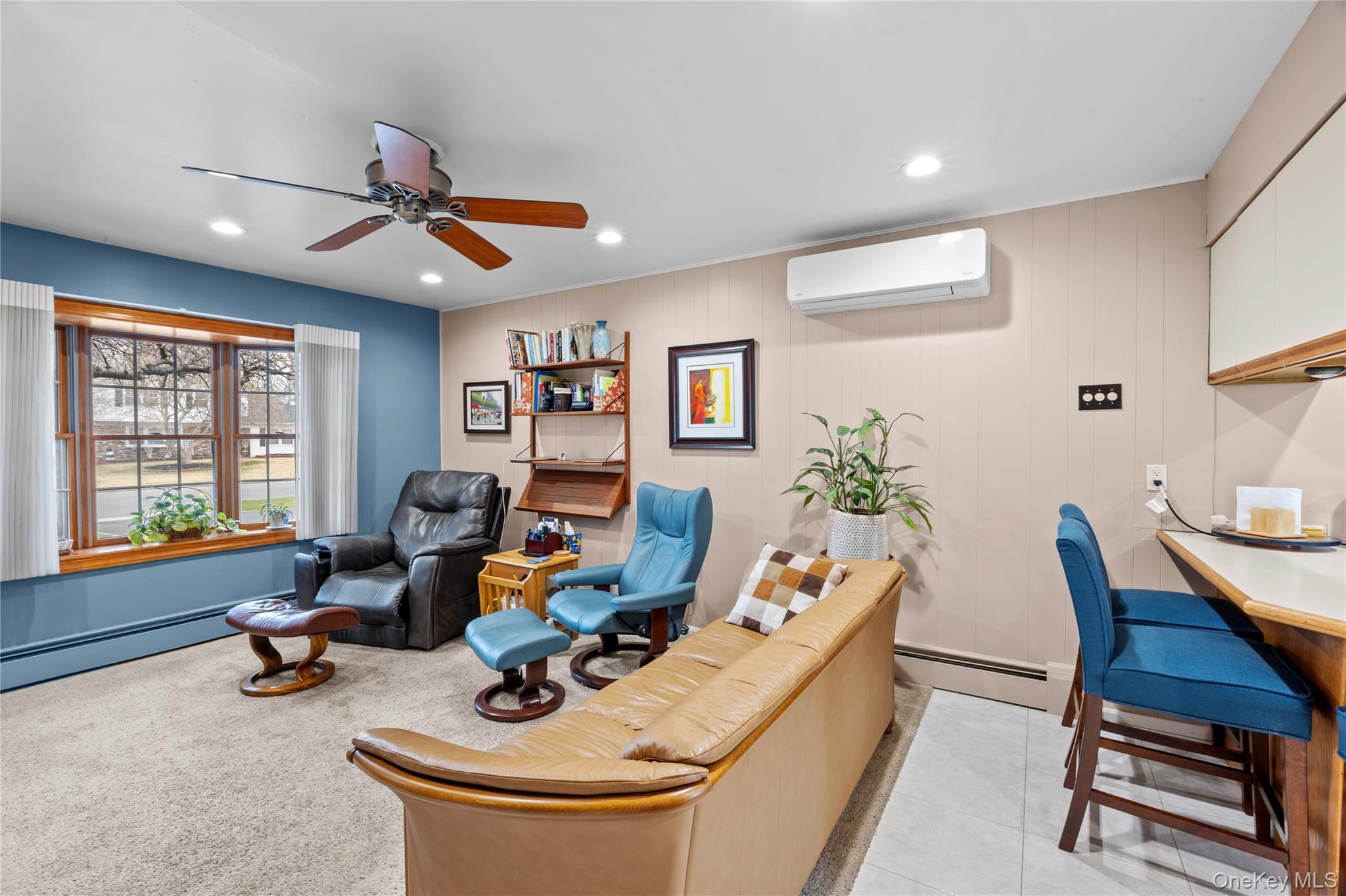 Single Family Westmoylan  Suffolk County, NY 11727, MLS-980929-20