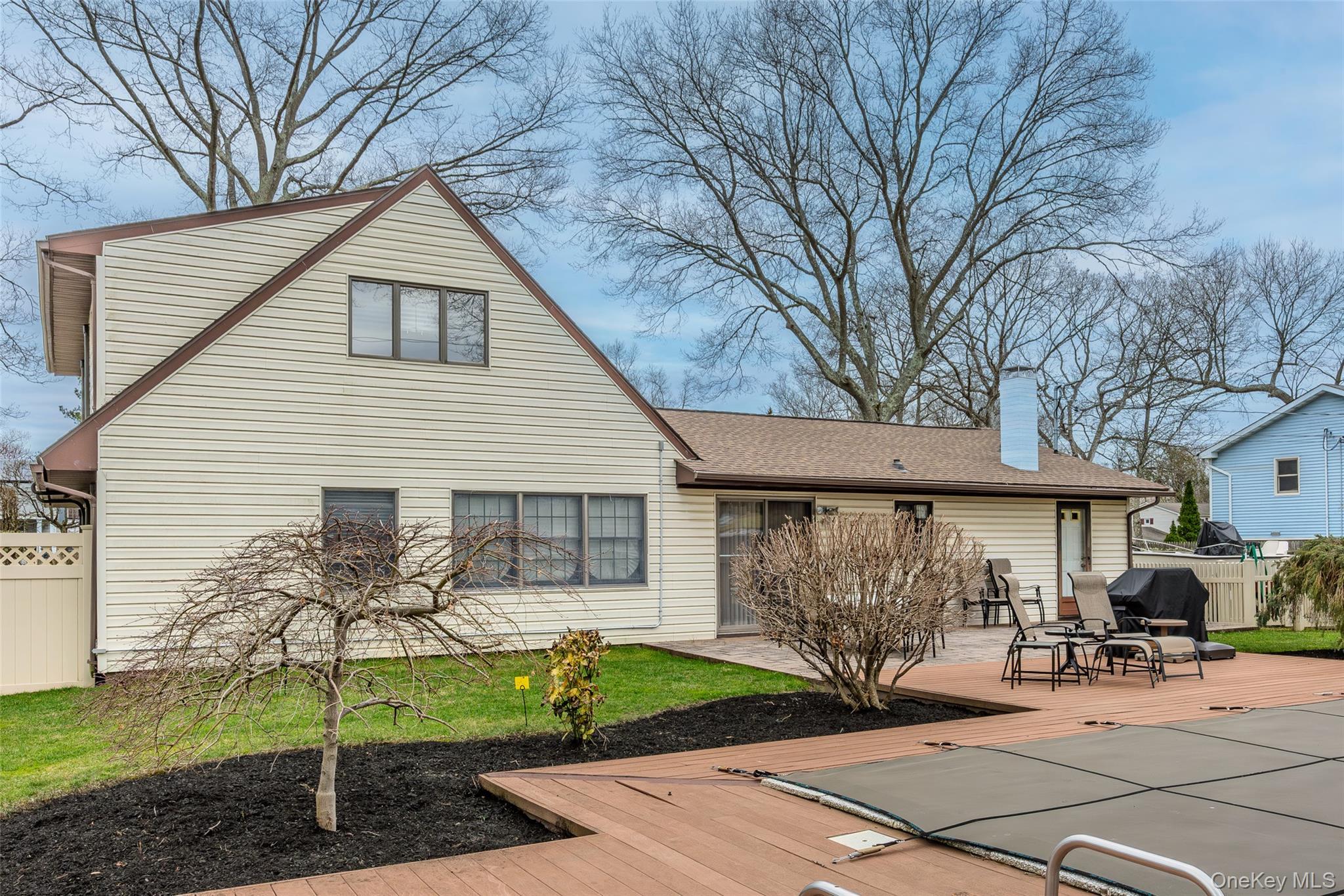 Single Family Westmoylan  Suffolk County, NY 11727, MLS-980929-30