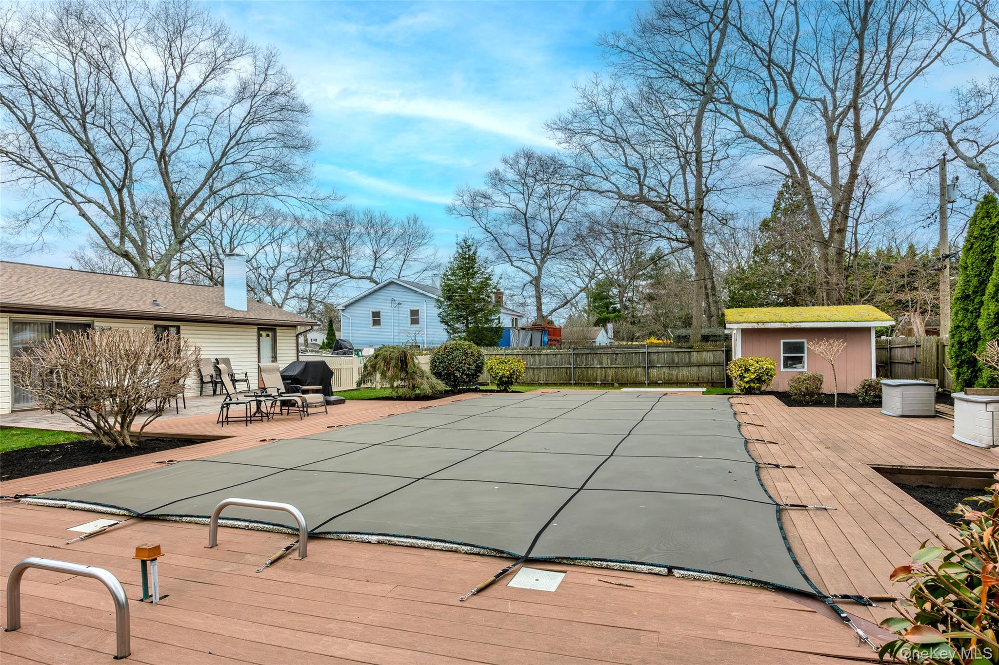 Single Family Westmoylan  Suffolk County, NY 11727, MLS-980929-31