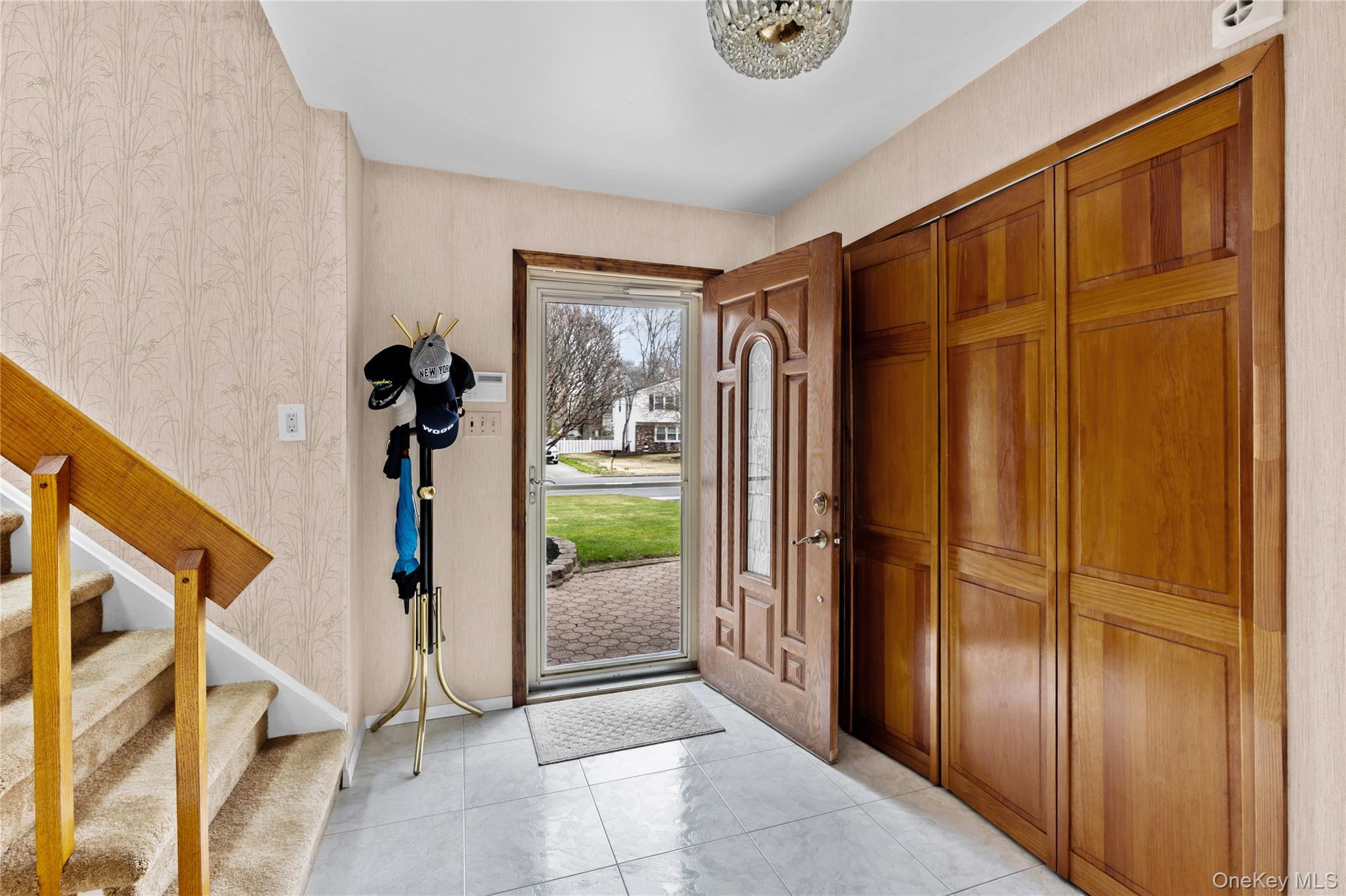 Single Family Westmoylan  Suffolk County, NY 11727, MLS-980929-4