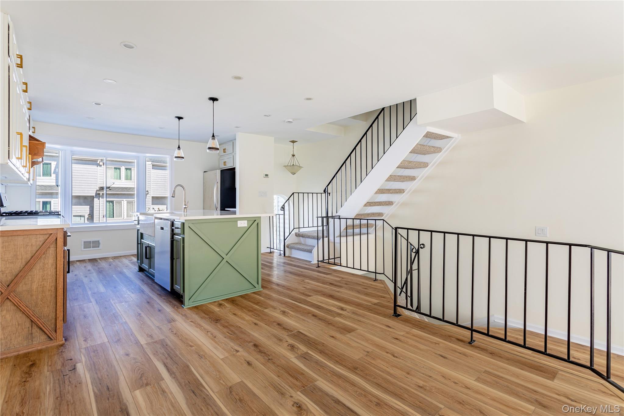 Condo Dinsmore  Staten Island, NY 10314, MLS-980931-10