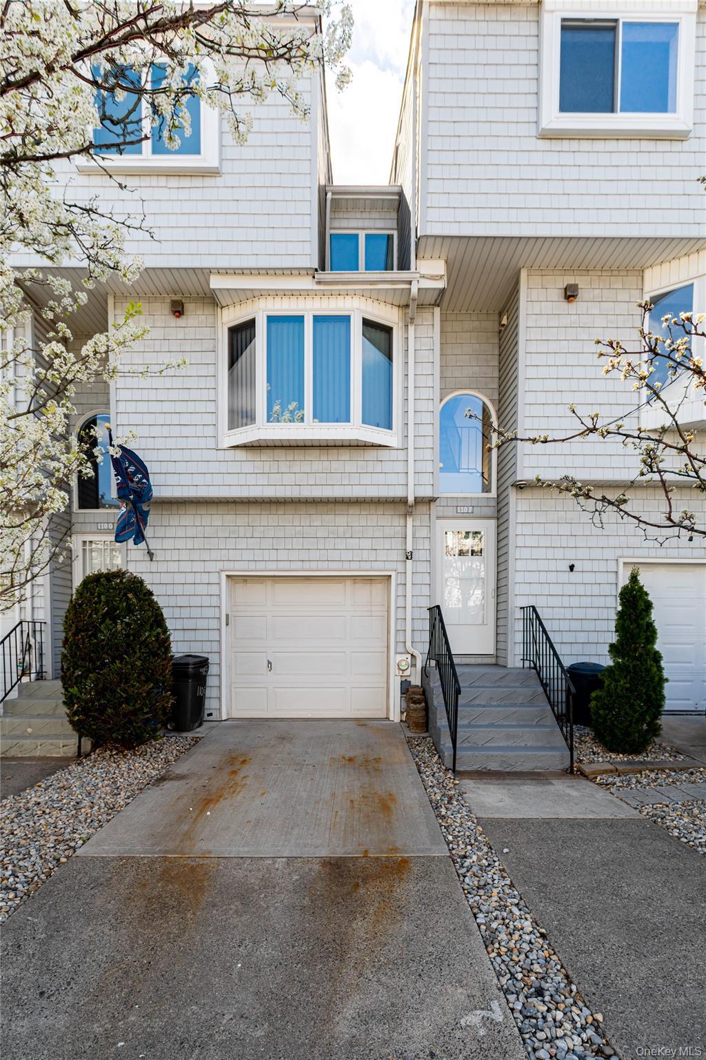 Condo Dinsmore  Staten Island, NY 10314, MLS-980931-2