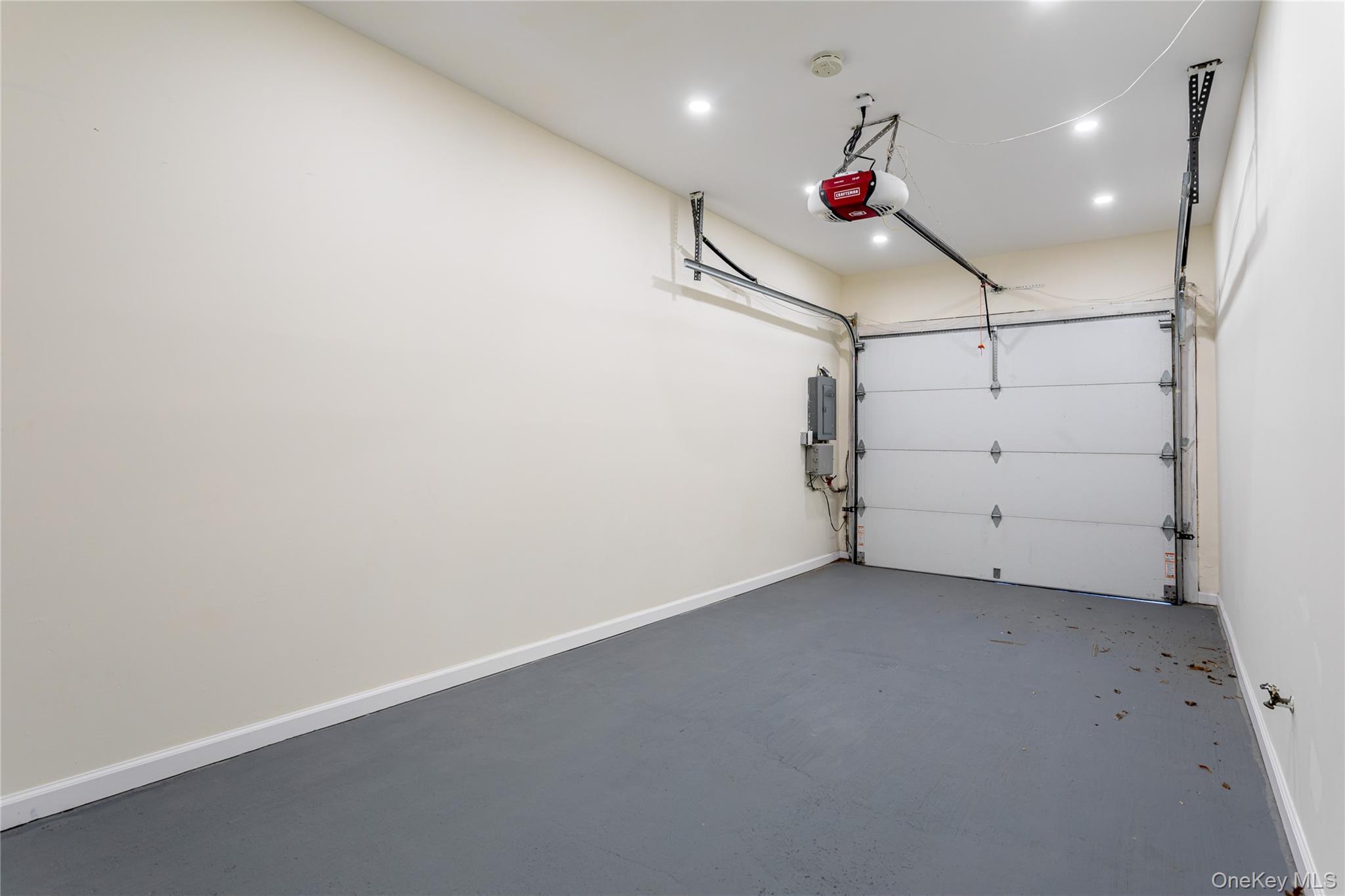 Condo Dinsmore  Staten Island, NY 10314, MLS-980931-26