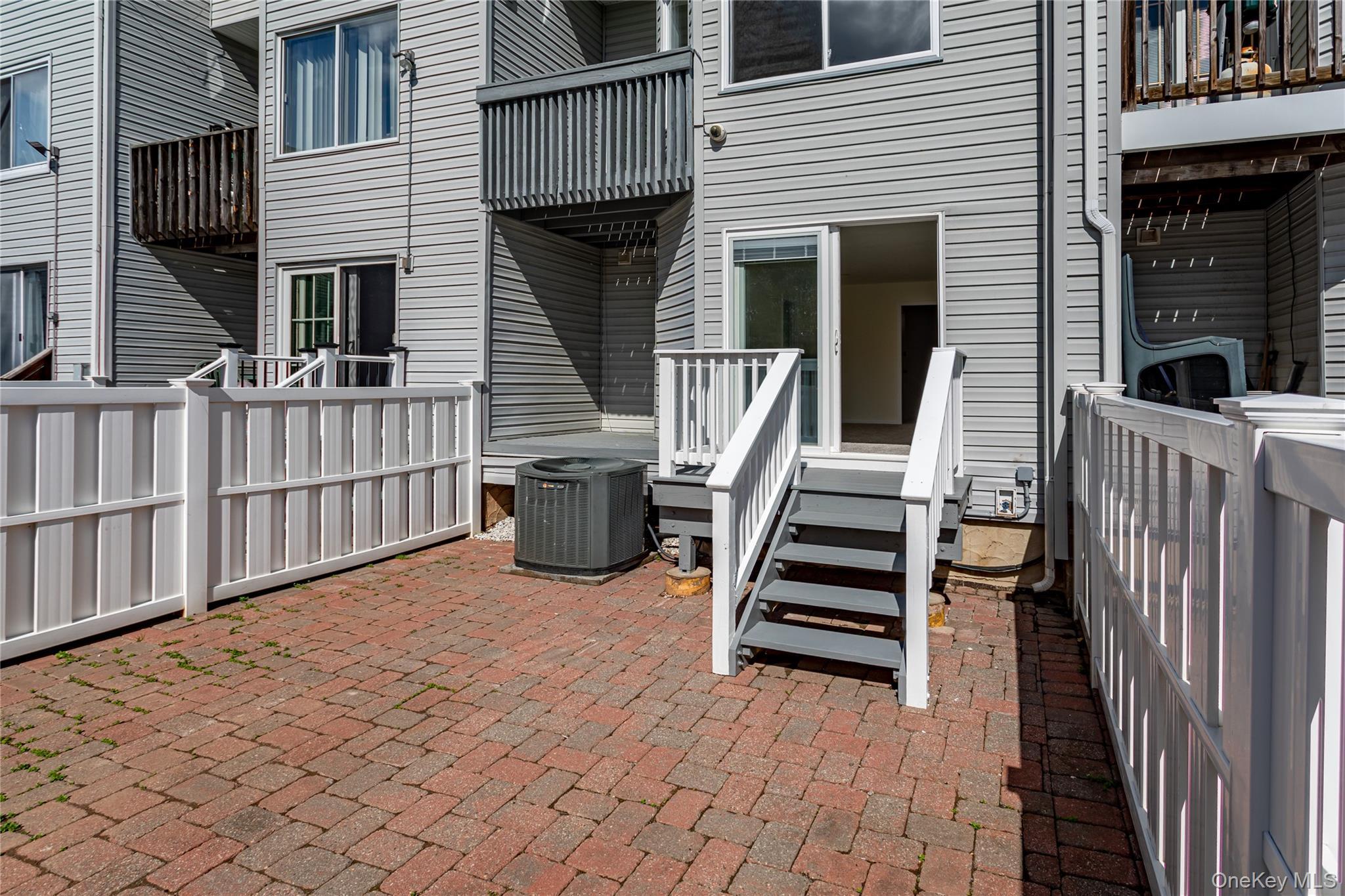 Condo Dinsmore  Staten Island, NY 10314, MLS-980931-32