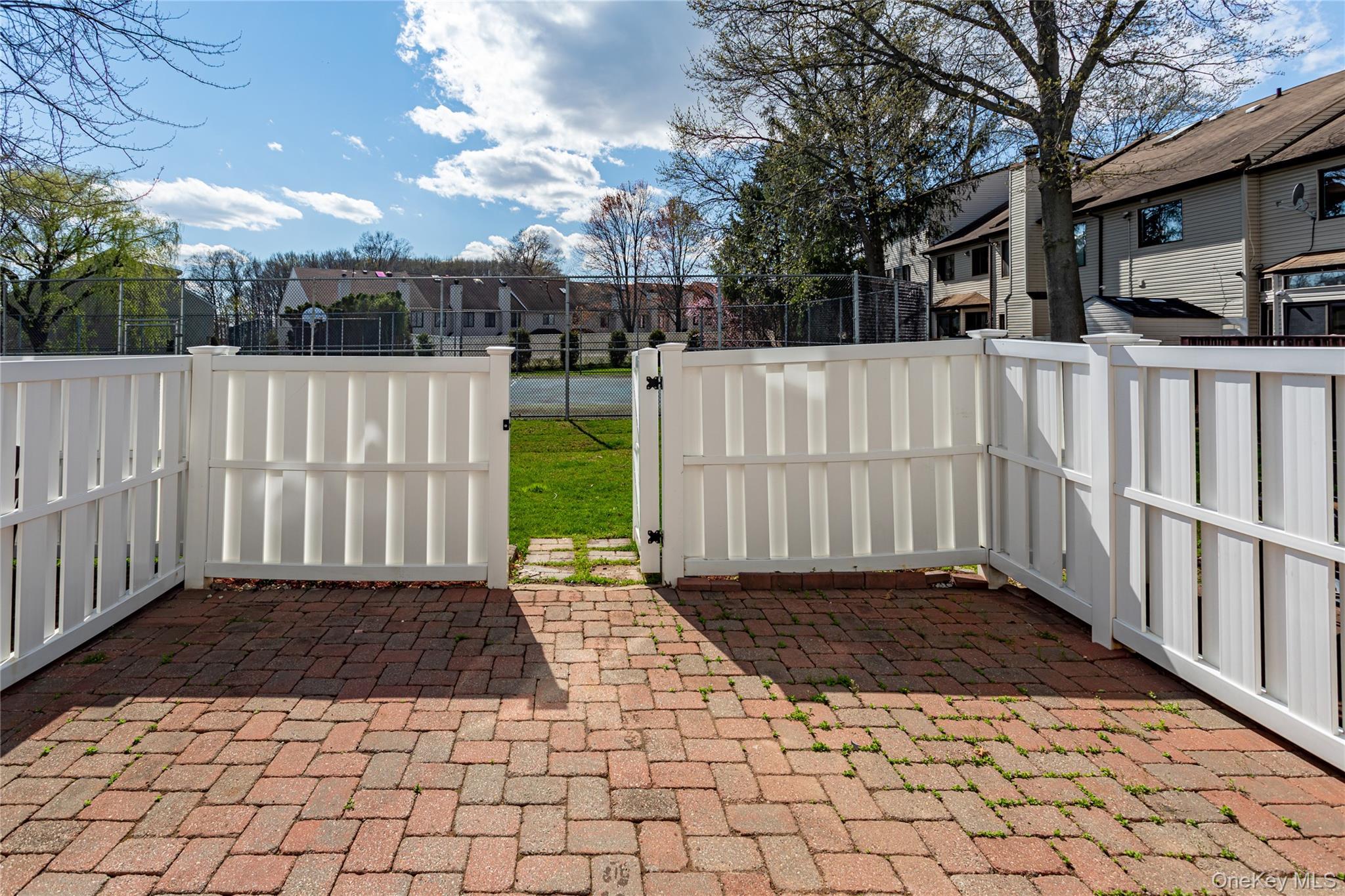 Condo Dinsmore  Staten Island, NY 10314, MLS-980931-34