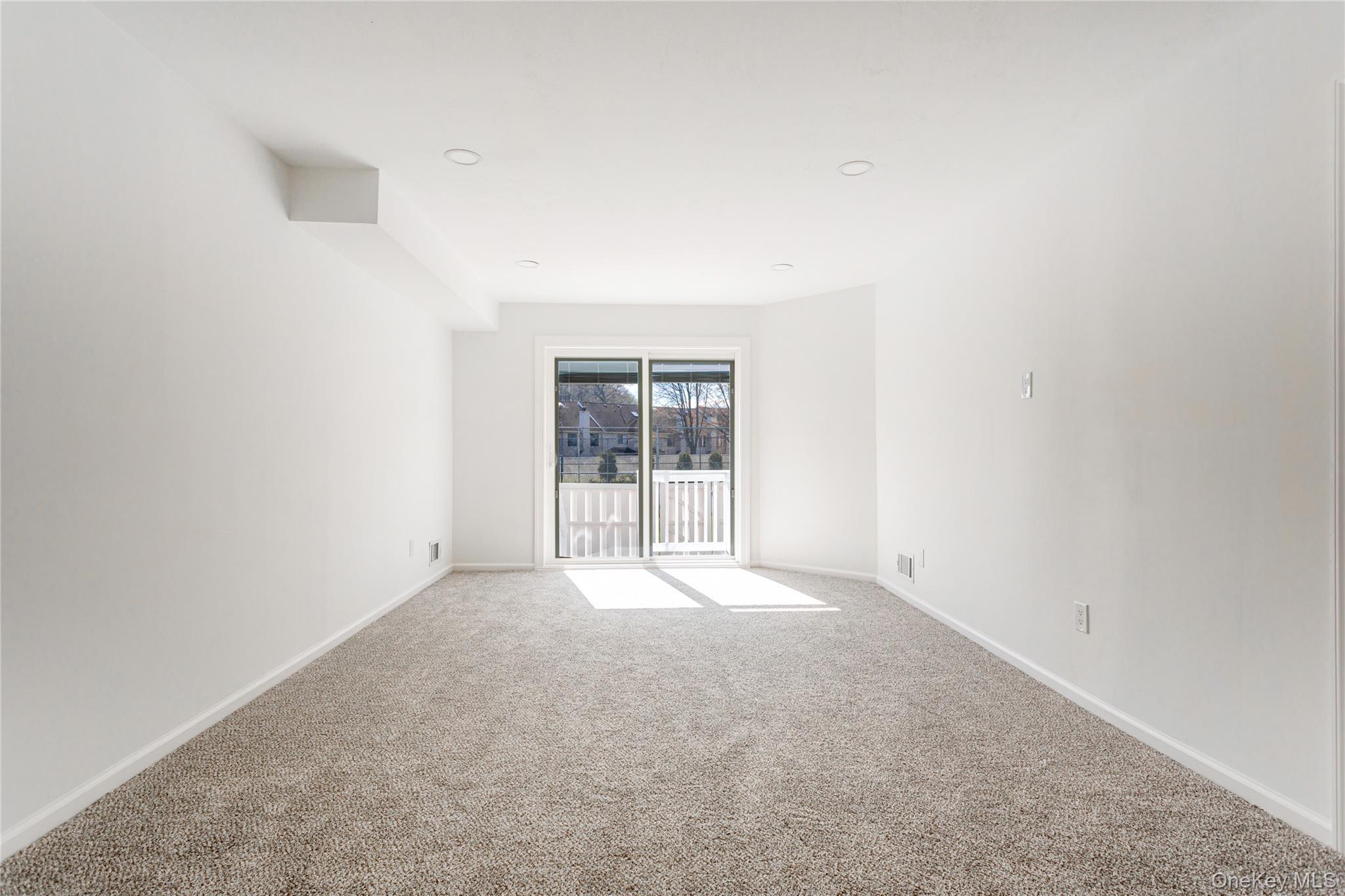 Condo Dinsmore  Staten Island, NY 10314, MLS-980931-5