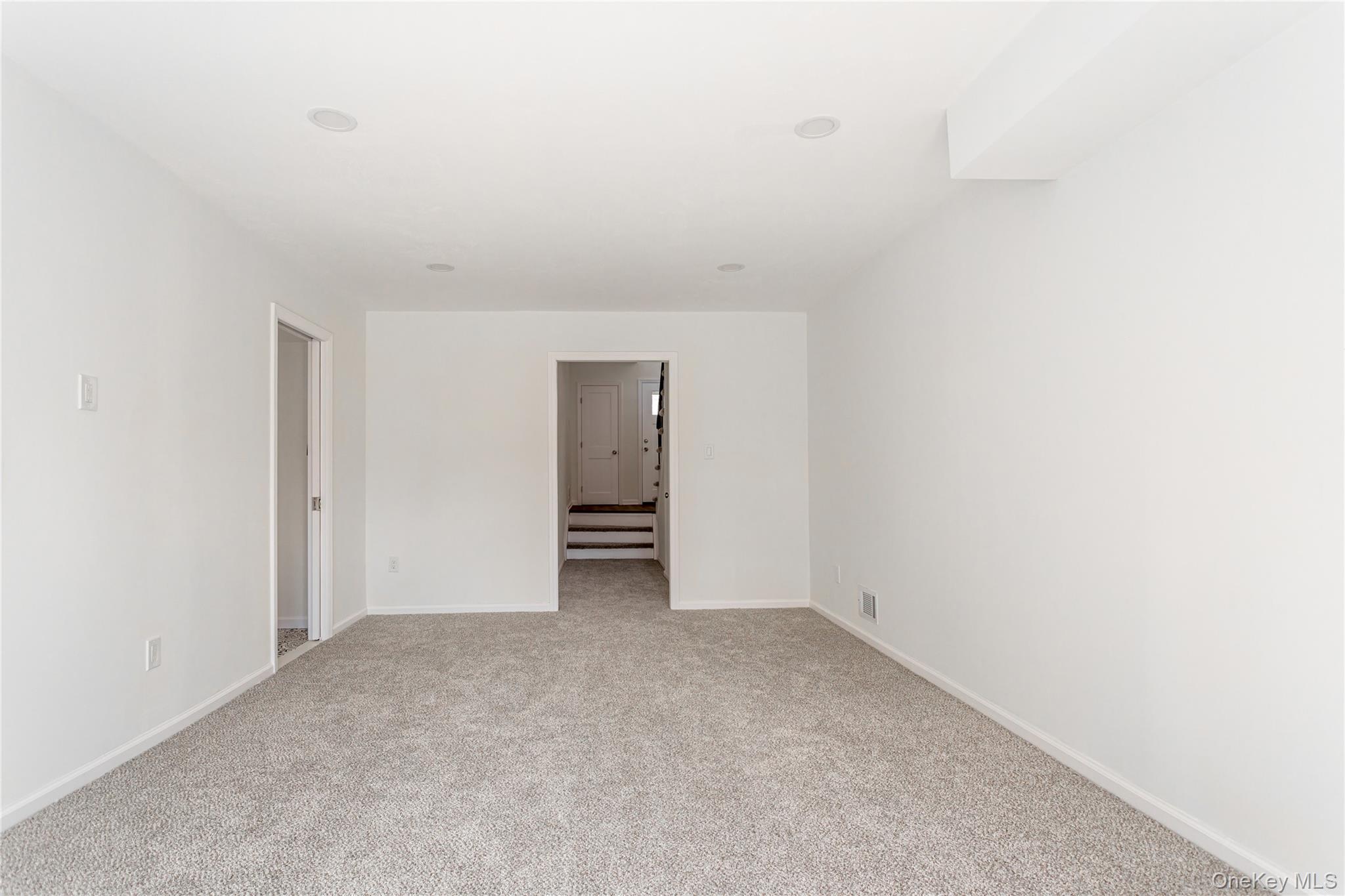 Condo Dinsmore  Staten Island, NY 10314, MLS-980931-6