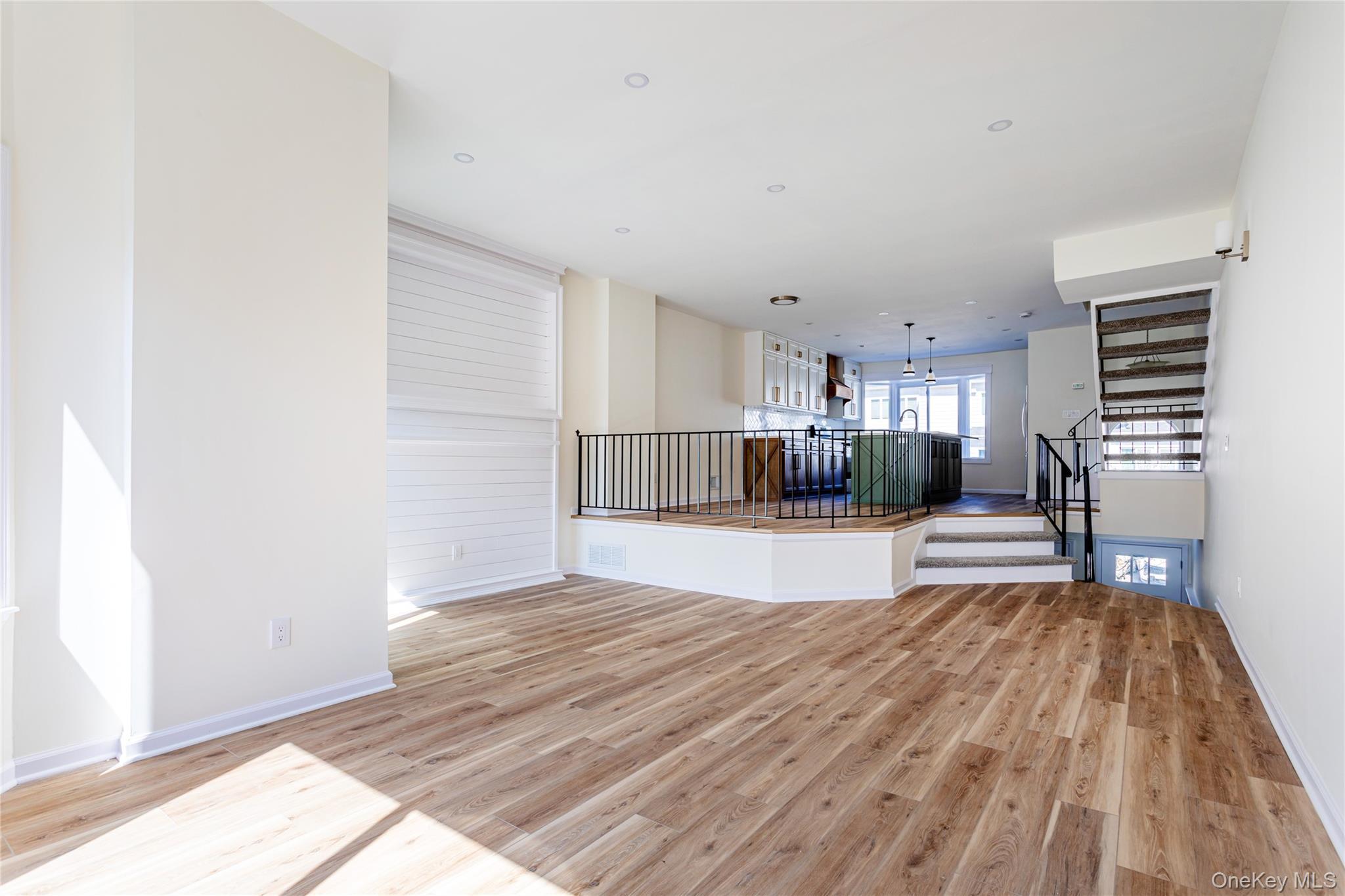 Condo Dinsmore  Staten Island, NY 10314, MLS-980931-9