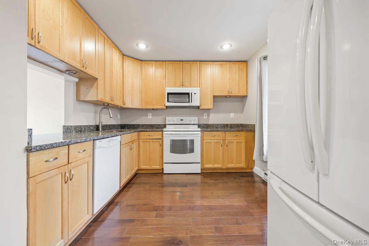 Single Family Fairway  Putnam County, NY 10512, MLS-980945-4