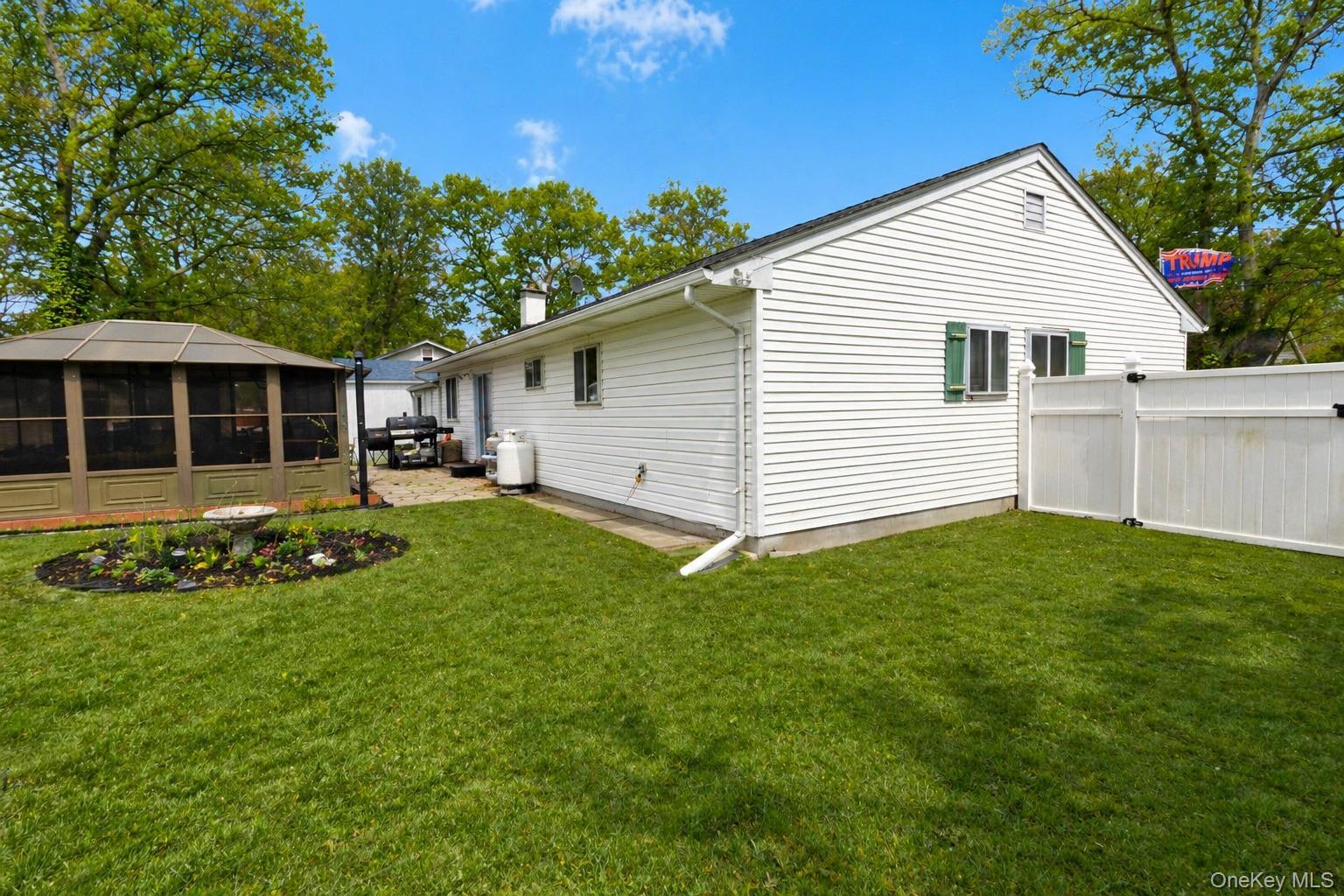 Single Family Seaford Road Suffolk County, NY 11951, MLS-980986-14