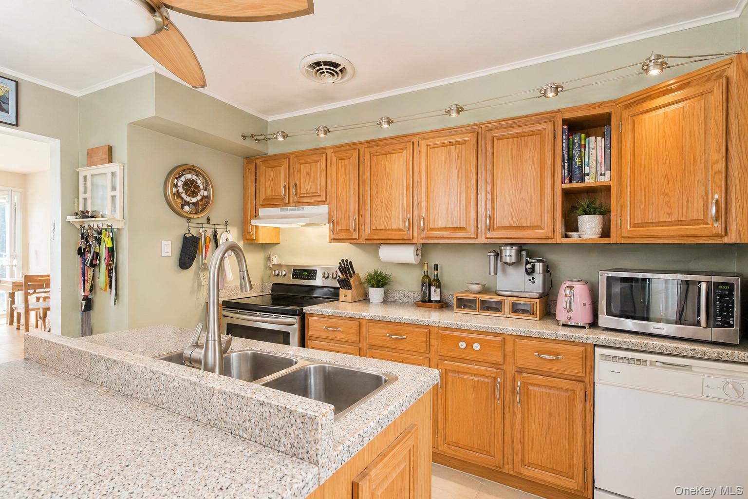 Single Family Seaford Road Suffolk County, NY 11951, MLS-980986-9