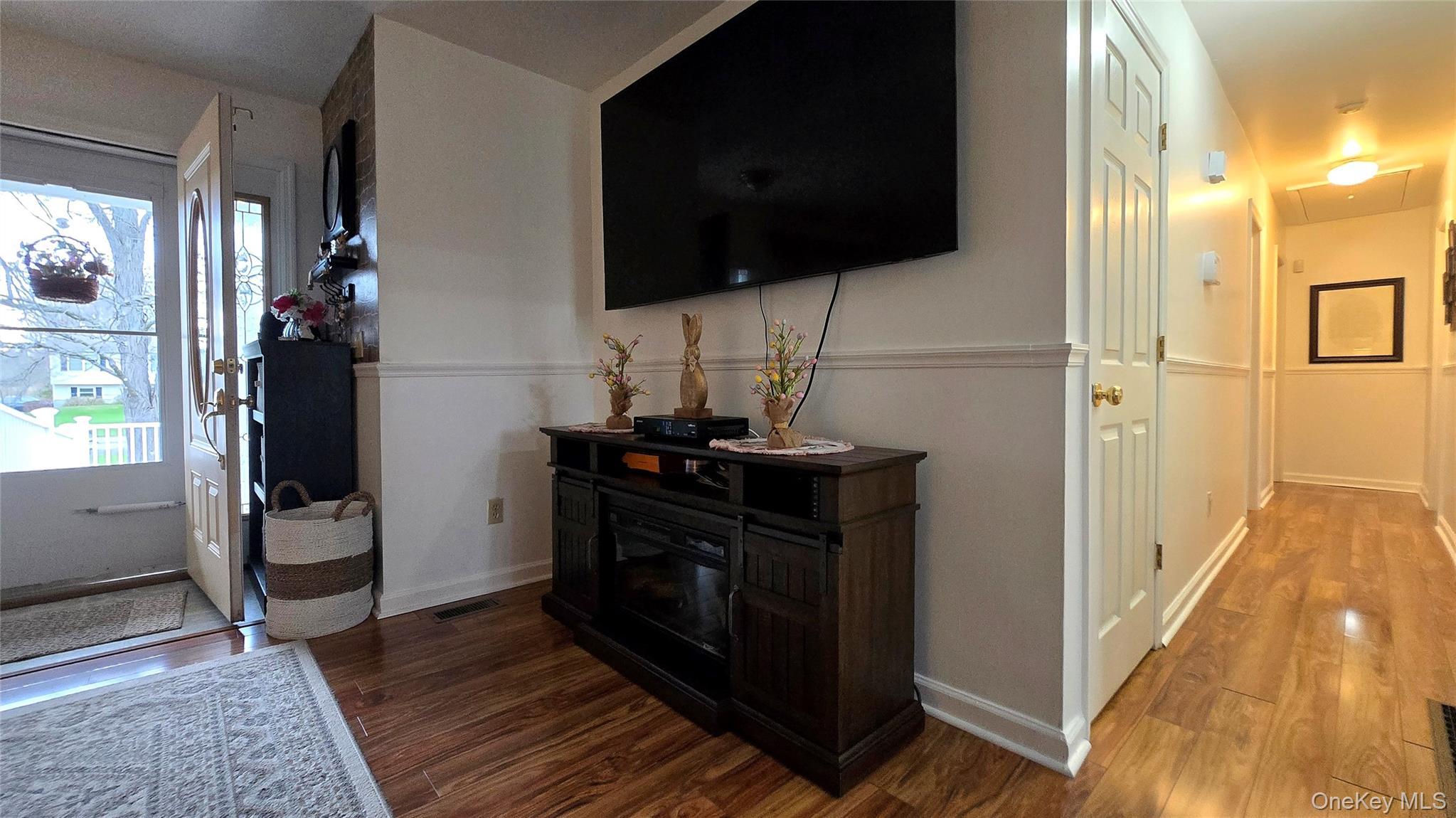 Single Family Meadow Court Dutchess County, NY 12580, MLS-980993-15