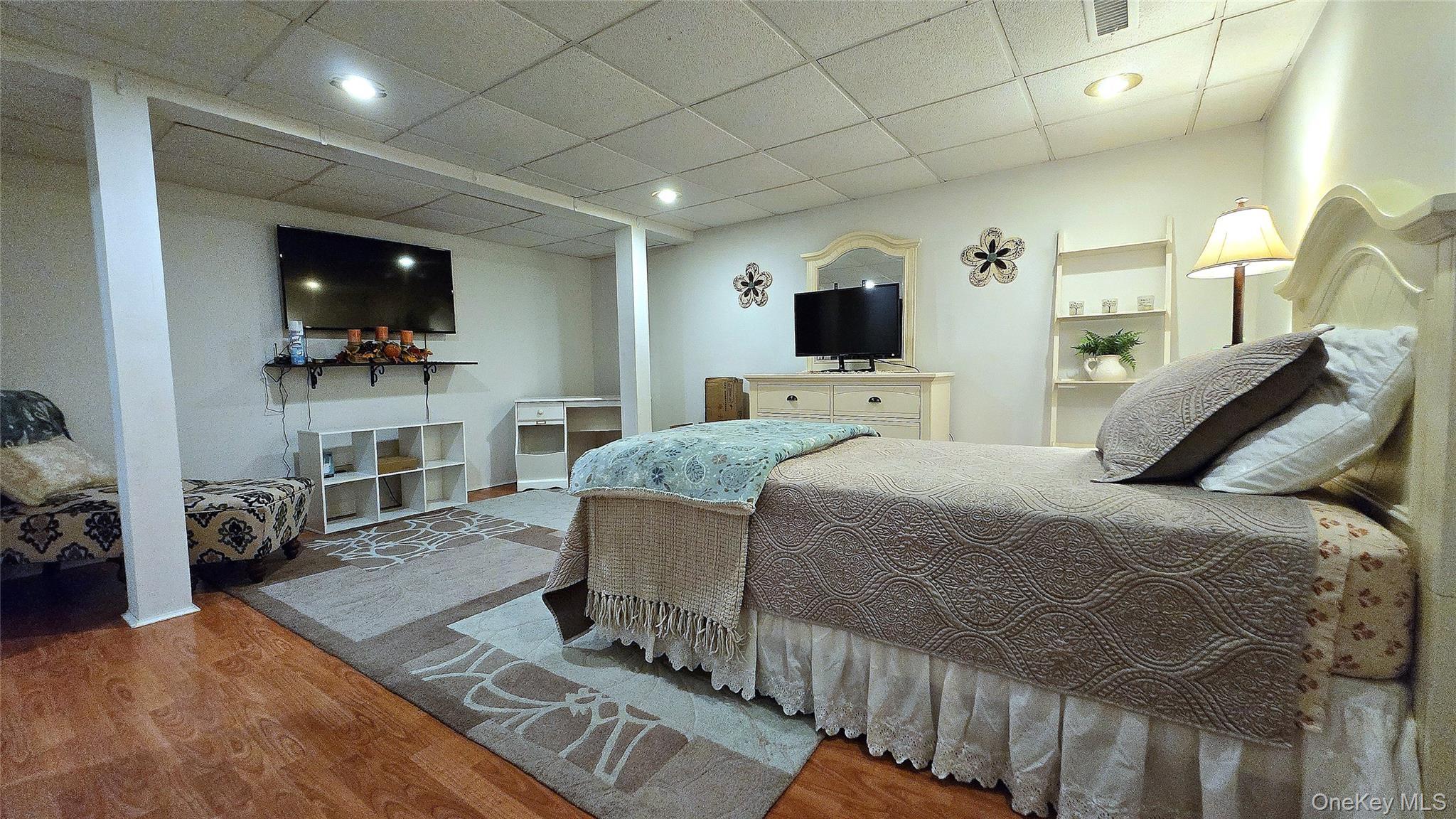 Single Family Meadow Court Dutchess County, NY 12580, MLS-980993-22