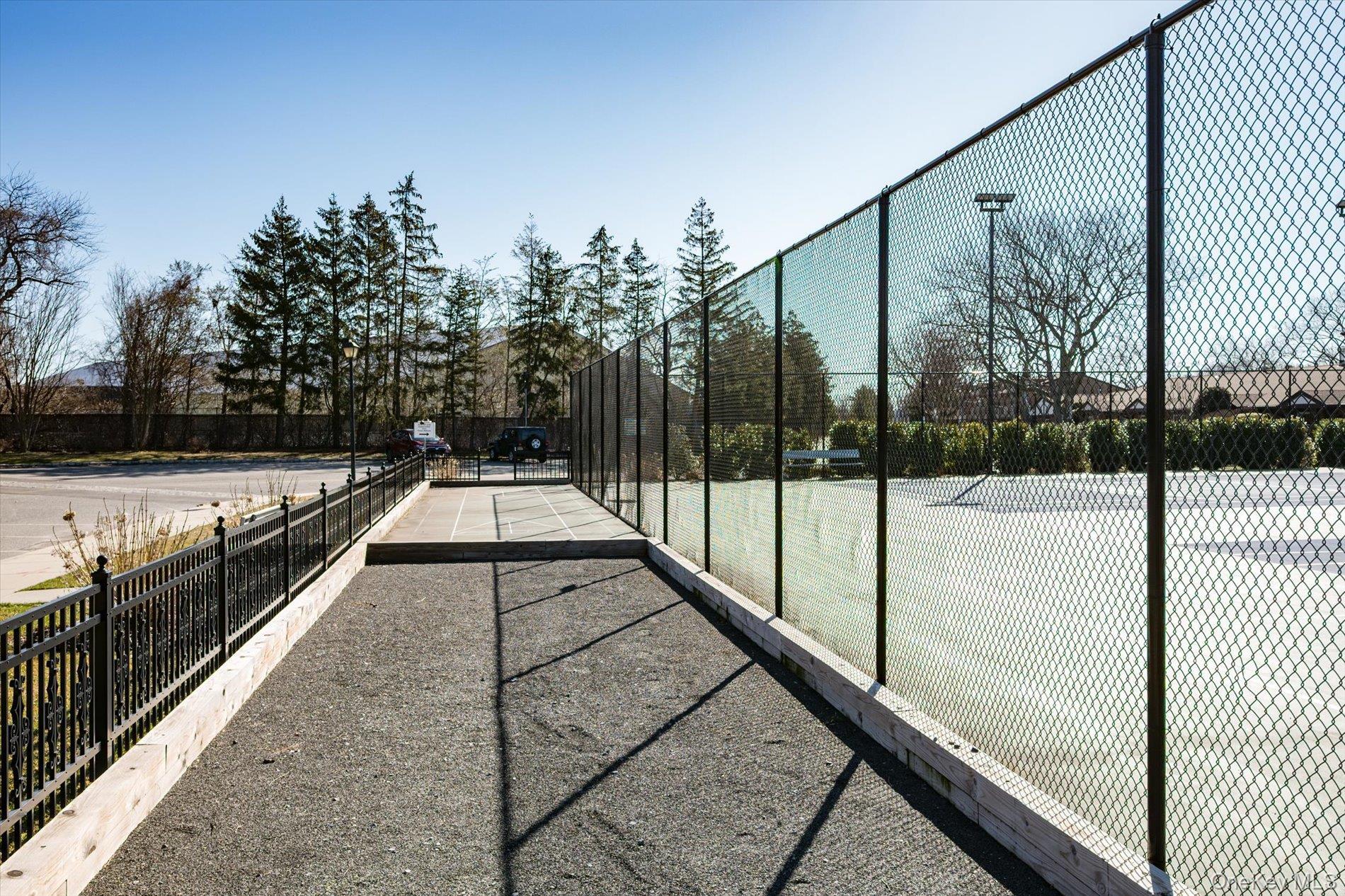 Condo Greenmeadow  Suffolk County, NY 11729, MLS-981002-15