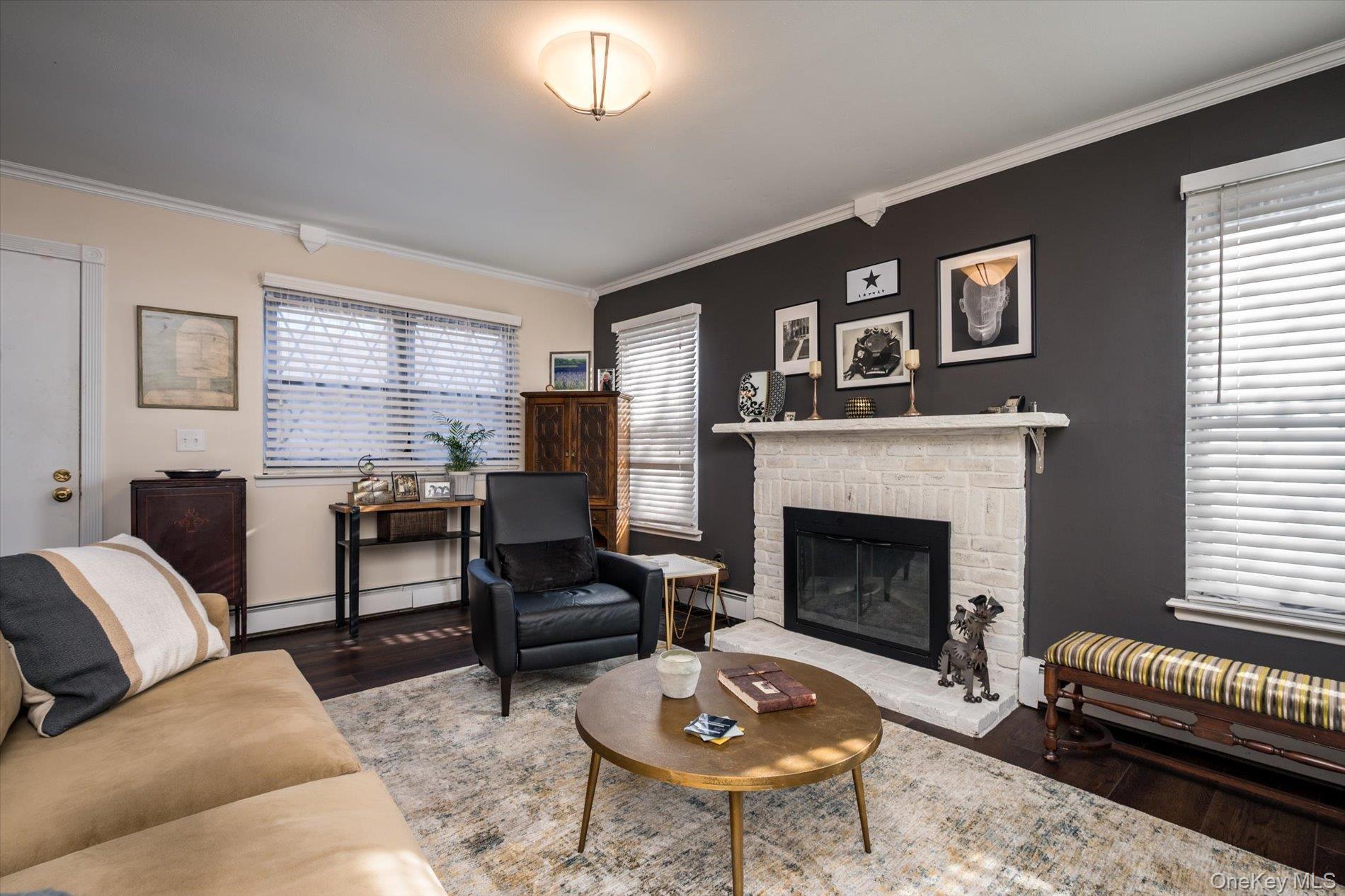 Condo Greenmeadow  Suffolk County, NY 11729, MLS-981002-2