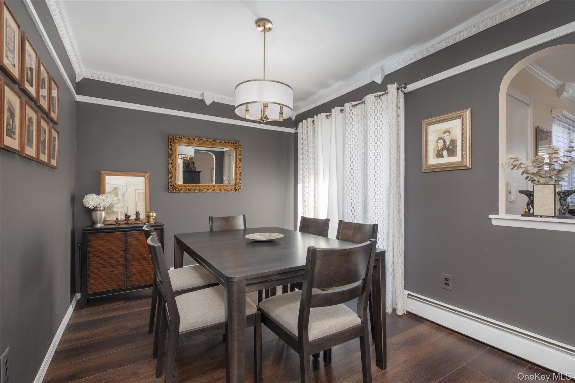 Condo Greenmeadow  Suffolk County, NY 11729, MLS-981002-8