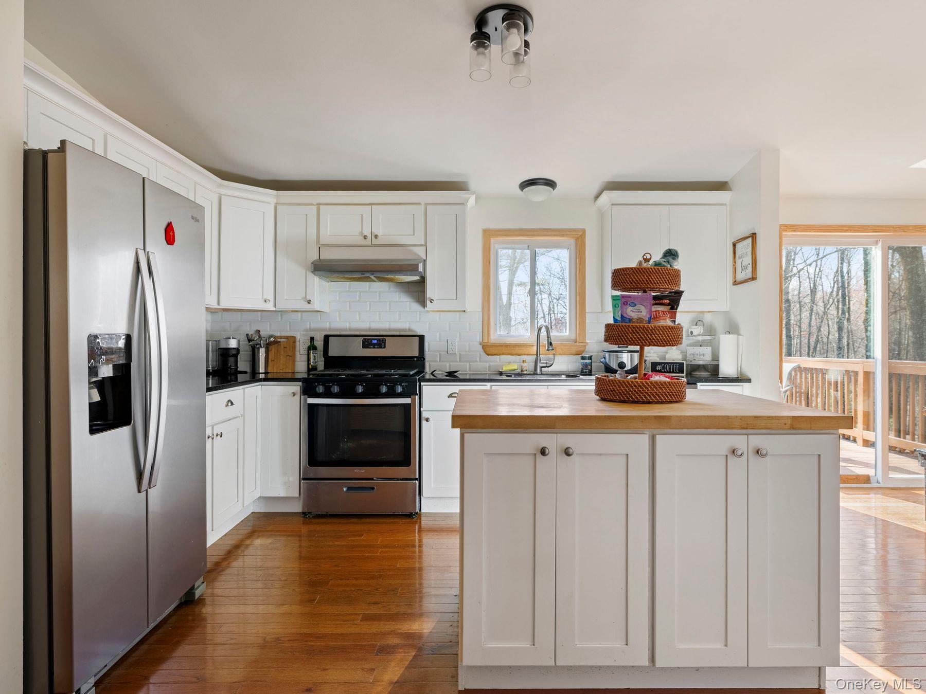 Single Family Ridgeview  Ulster County, NY 12446, MLS-981023-10