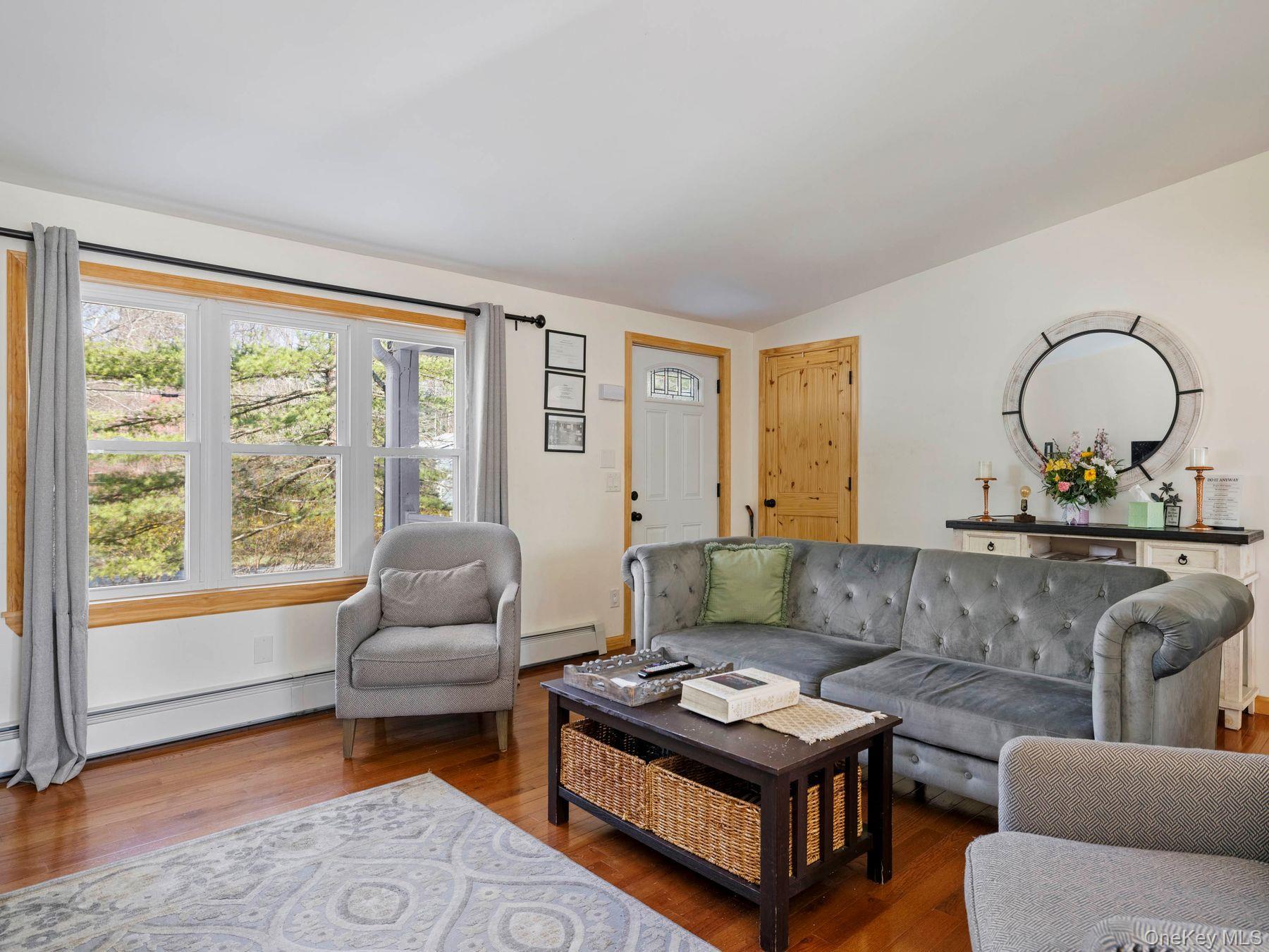 Single Family Ridgeview  Ulster County, NY 12446, MLS-981023-3