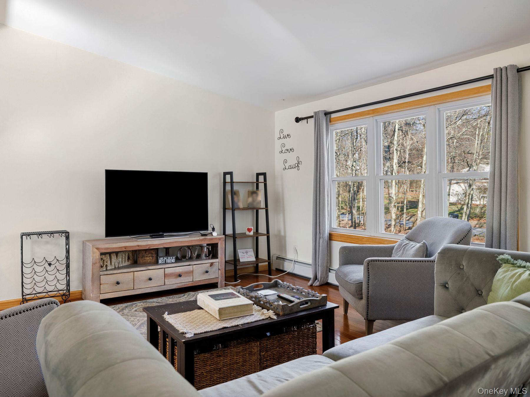 Single Family Ridgeview  Ulster County, NY 12446, MLS-981023-5
