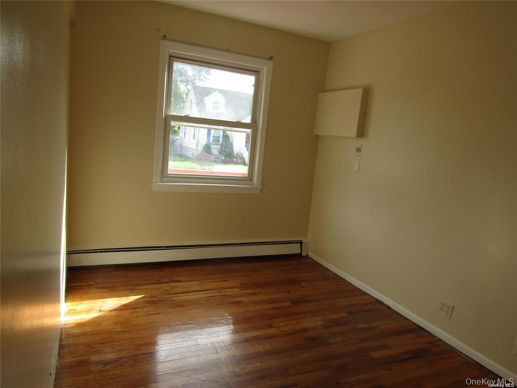 Single Family Ruth Nassau County, NY 11563, MLS-981027-10