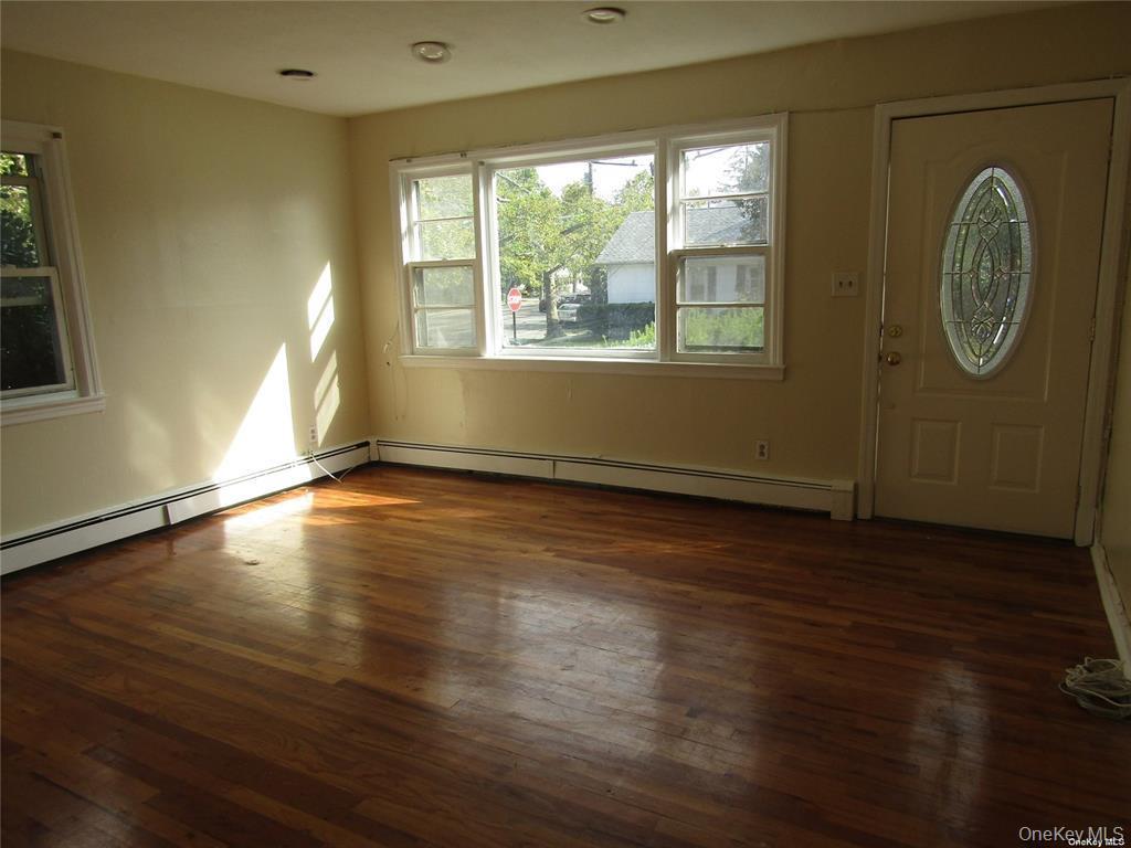 Single Family Ruth Nassau County, NY 11563, MLS-981027-3