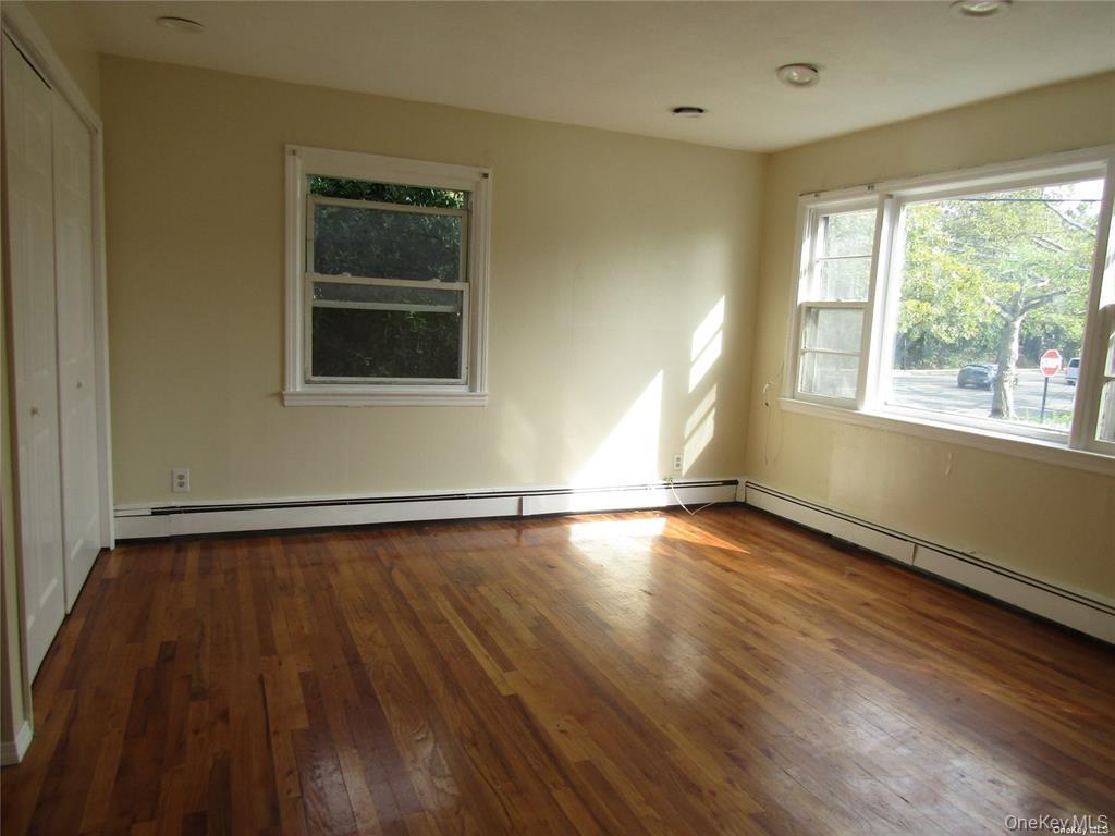 Single Family Ruth Nassau County, NY 11563, MLS-981027-4