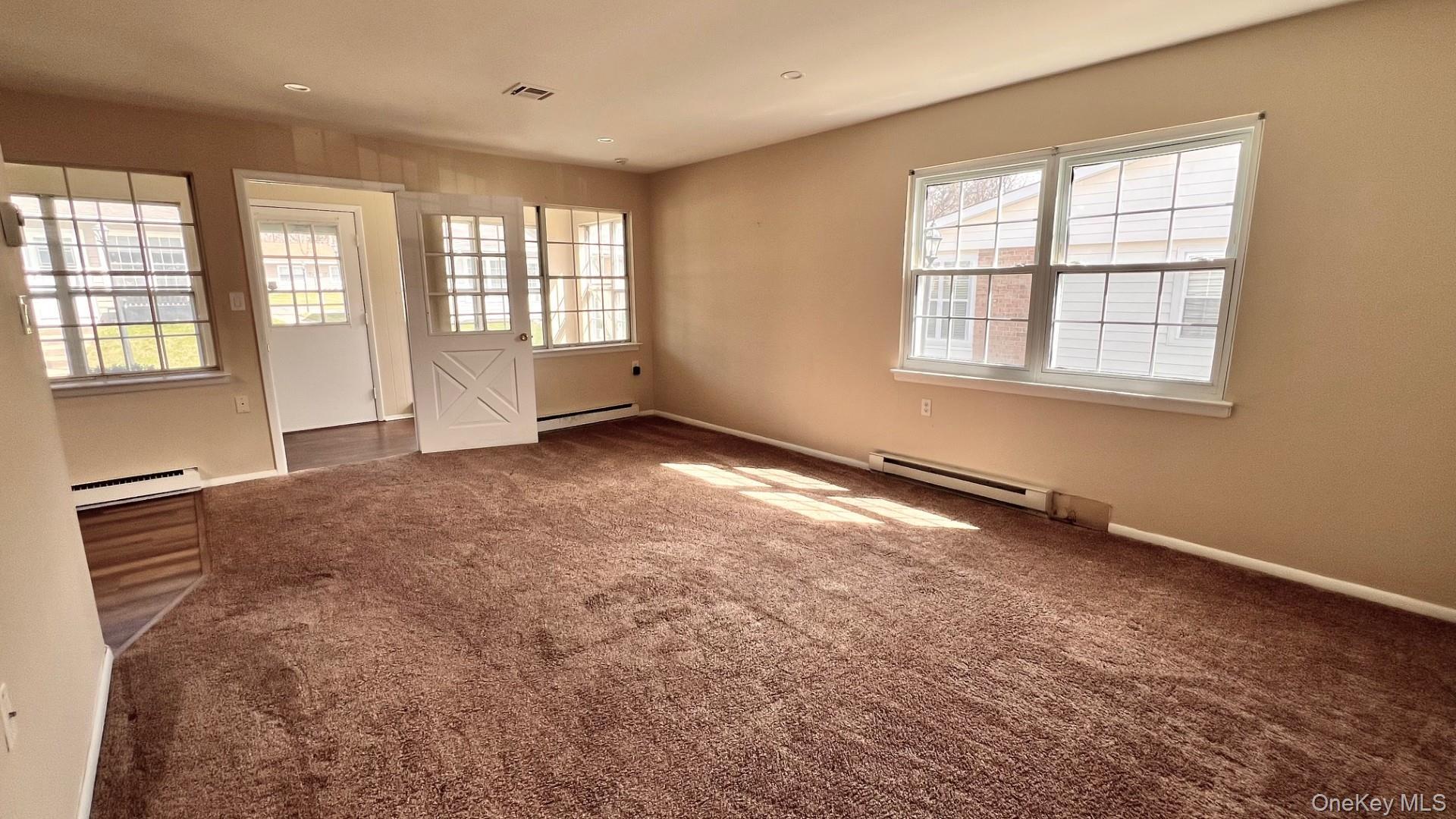 Condo Berwick  Suffolk County, NY 11961, MLS-981030-4