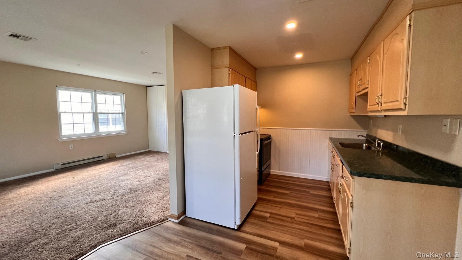 Condo Berwick  Suffolk County, NY 11961, MLS-981030-6