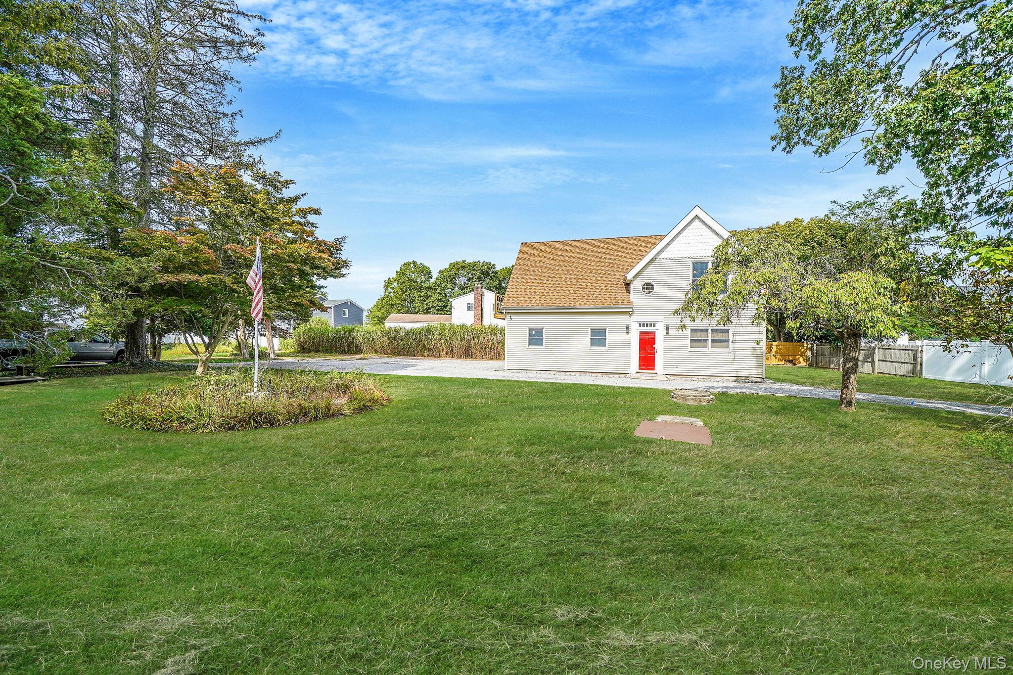 Single Family Bokel  Suffolk County, NY 11779, MLS-981031-2