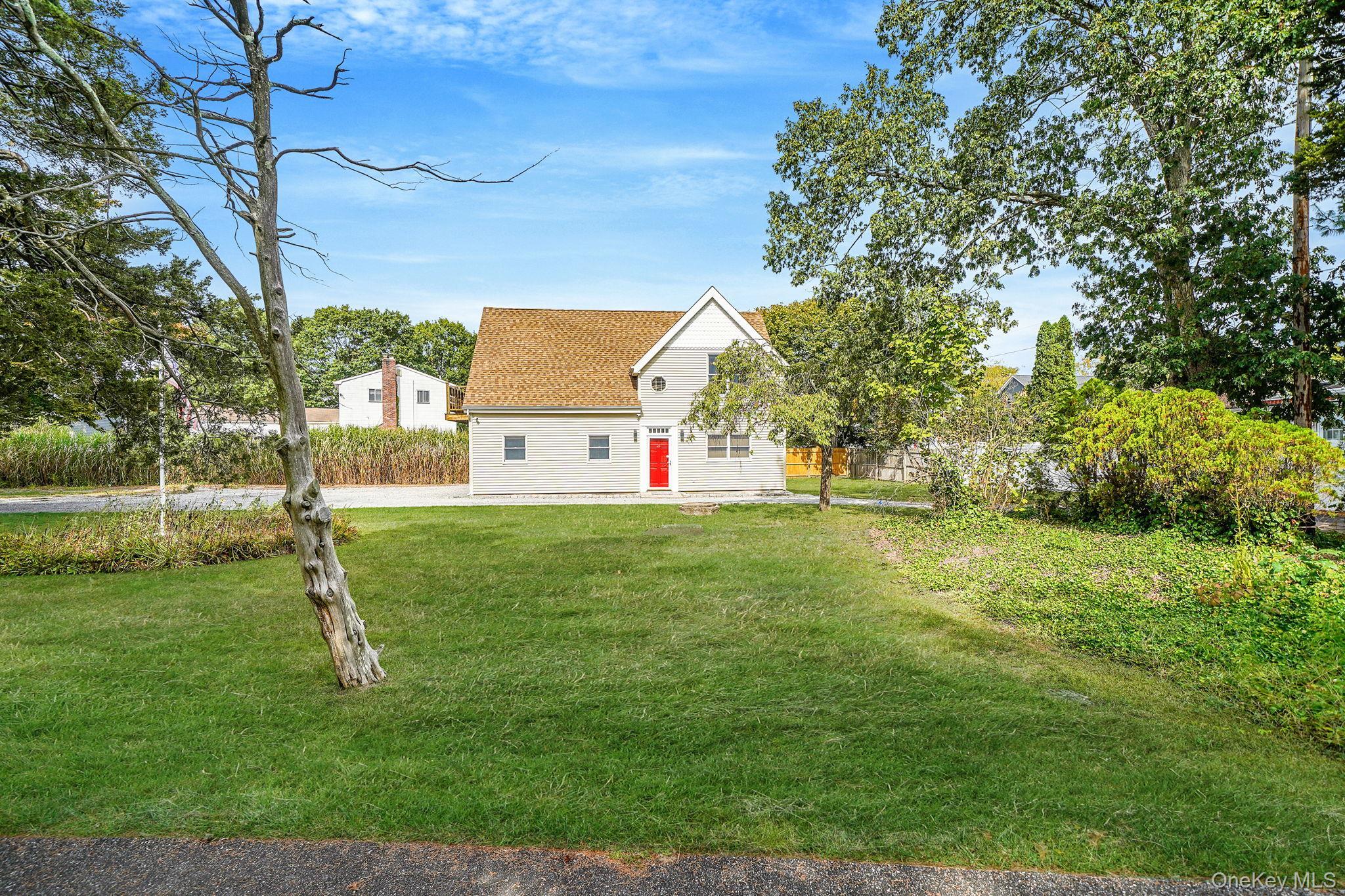 Single Family Bokel  Suffolk County, NY 11779, MLS-981031-31