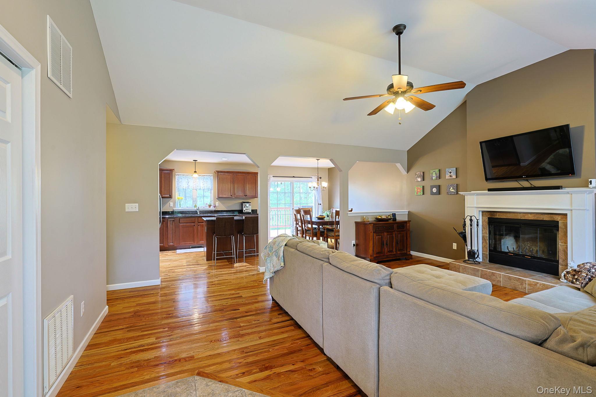 Single Family Forestburgh  Sullivan County, NY 12737, MLS-981037-3