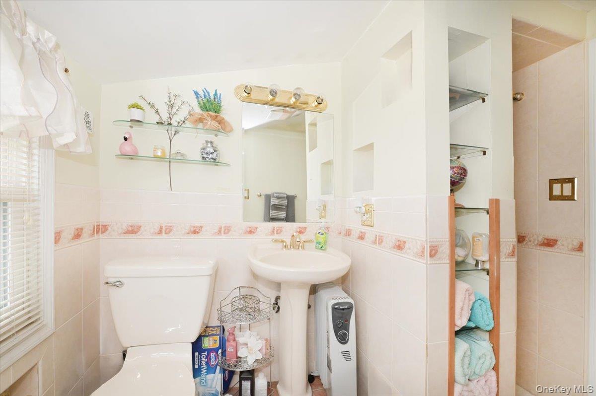 Single Family Beebe  Nassau County, NY 11550, MLS-981043-16