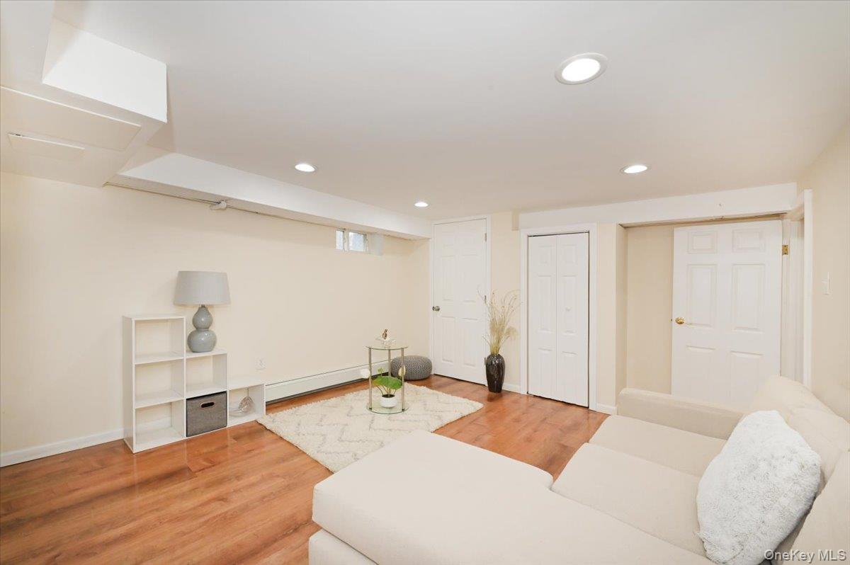 Single Family Beebe  Nassau County, NY 11550, MLS-981043-17