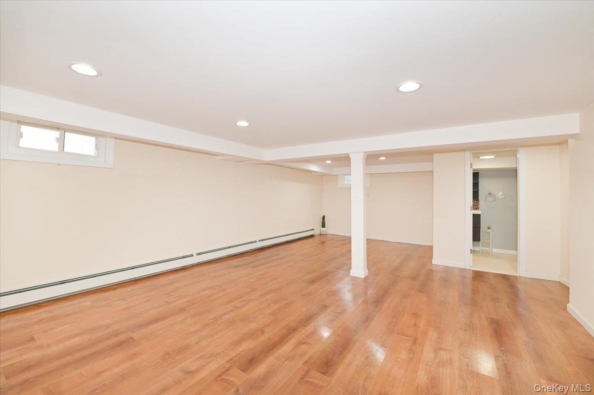 Single Family Beebe  Nassau County, NY 11550, MLS-981043-20