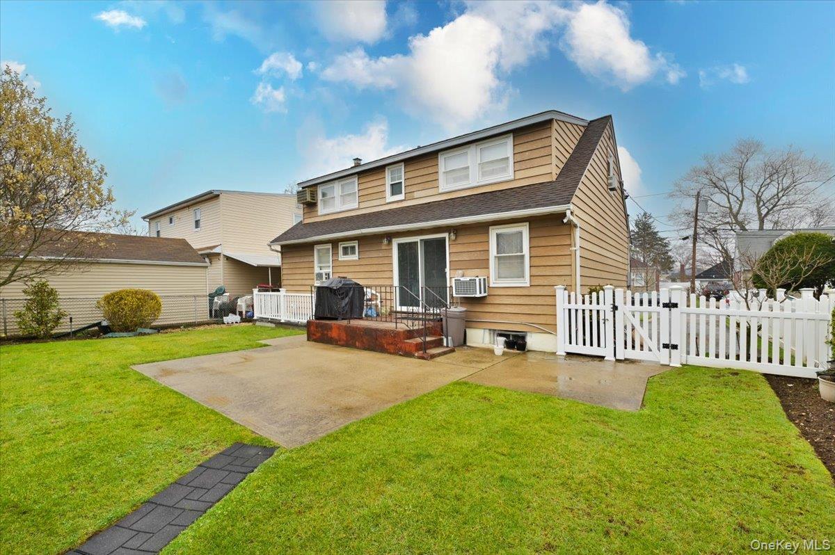 Single Family Beebe  Nassau County, NY 11550, MLS-981043-24