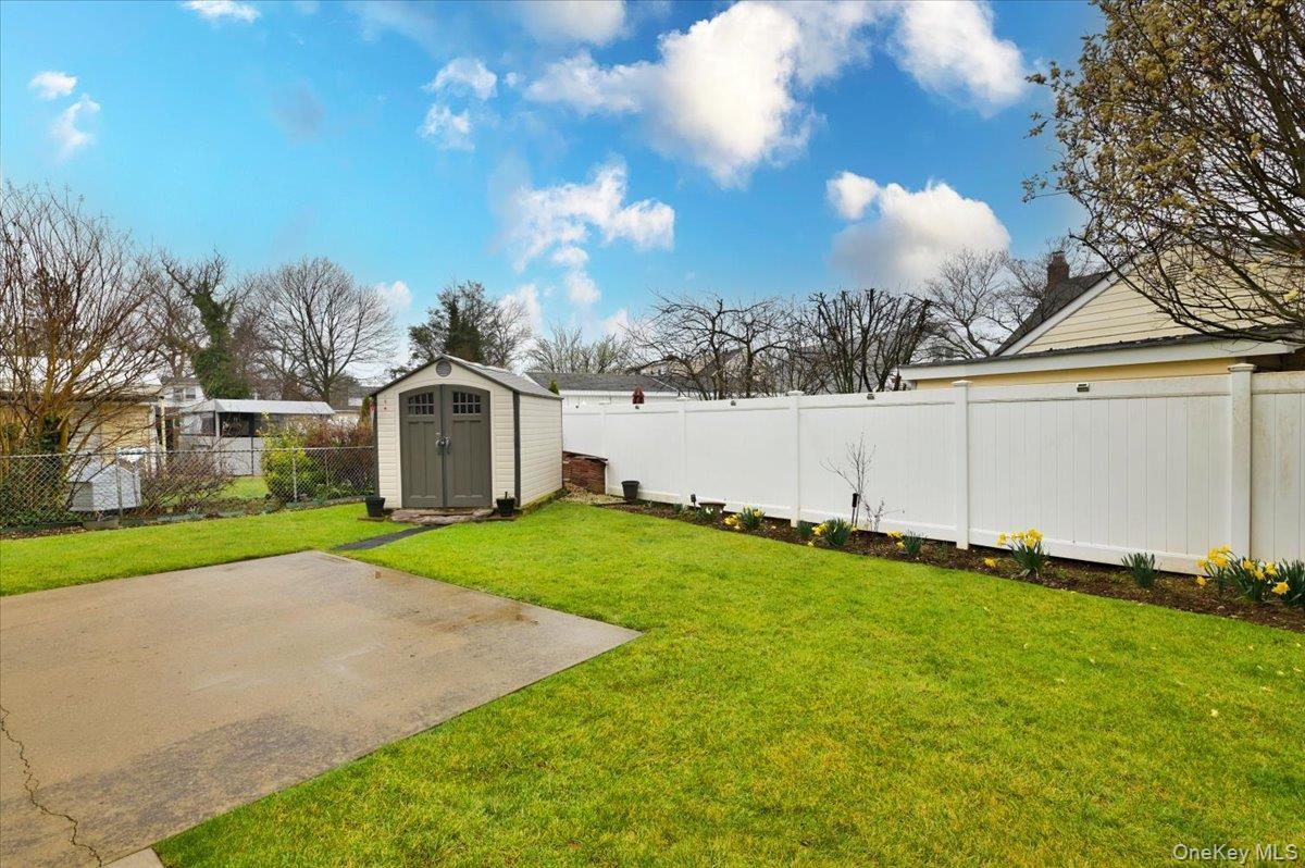 Single Family Beebe  Nassau County, NY 11550, MLS-981043-25